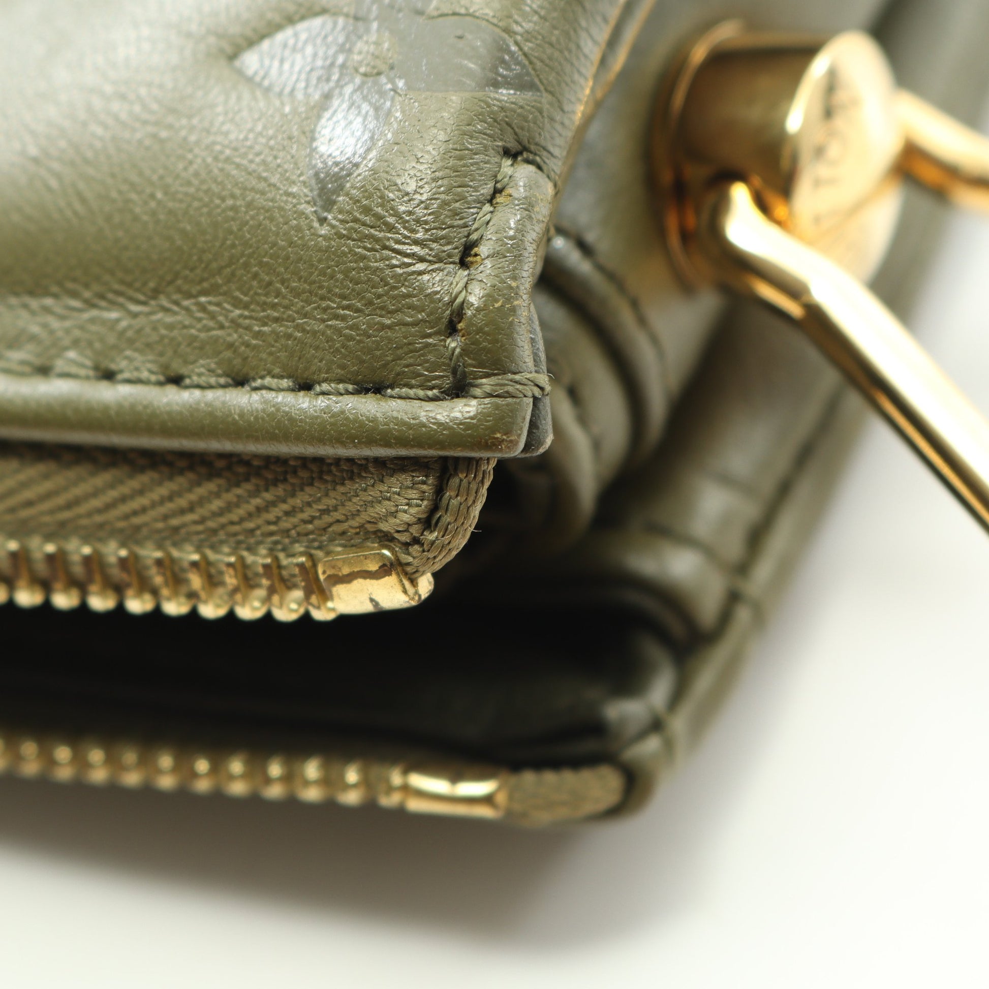 クッサンMM カーキ チェーンショルダーバッグ レザー カーキグリーン 2WAY ルイヴィトン バッグ LOUIS VUITTON