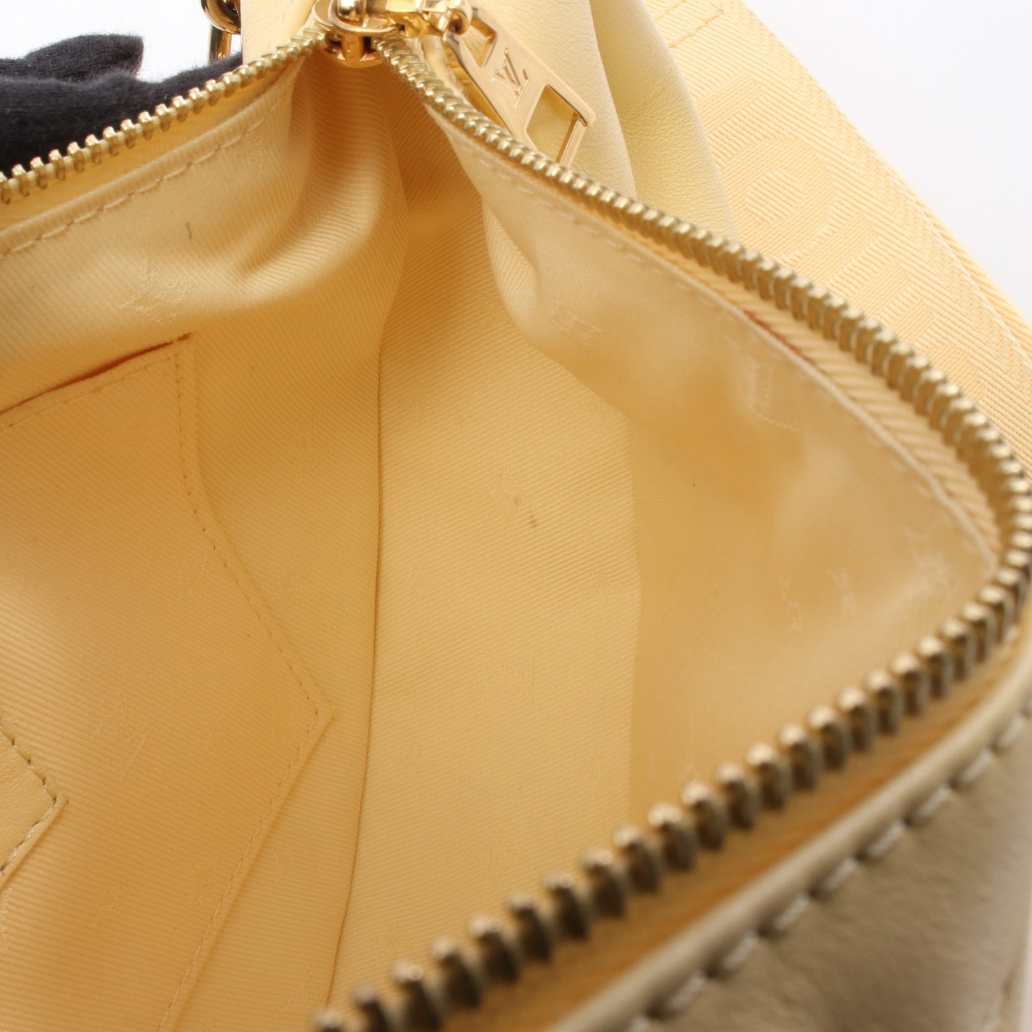 オーバー ザ ムーン バブルグラム バナナ チェーンハンドバッグ レザー ライトイエロー ルイヴィトン バッグ LOUIS VUITTON