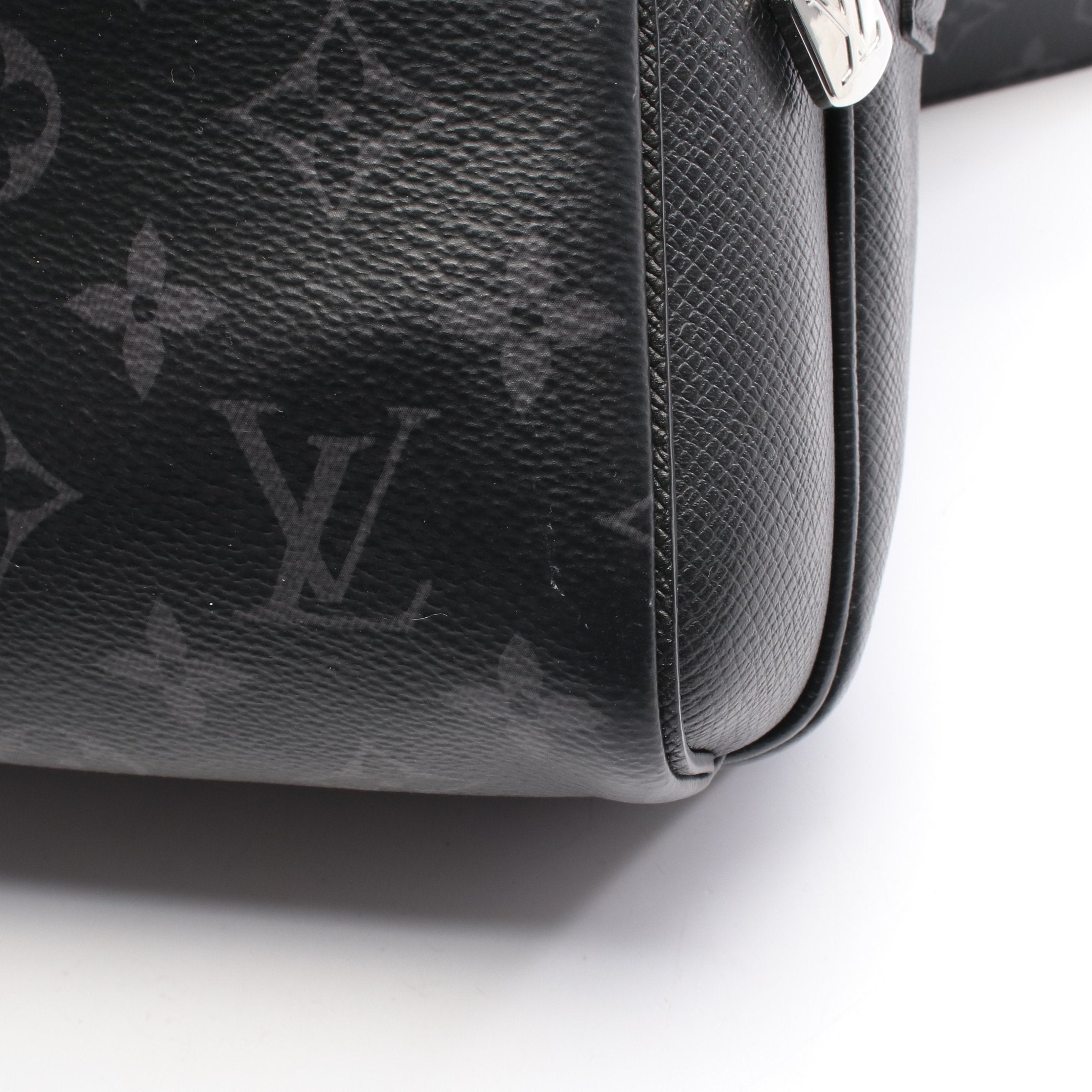 アウトドアメッセンジャーPM タイガラマ ノワール ショルダーバッグ