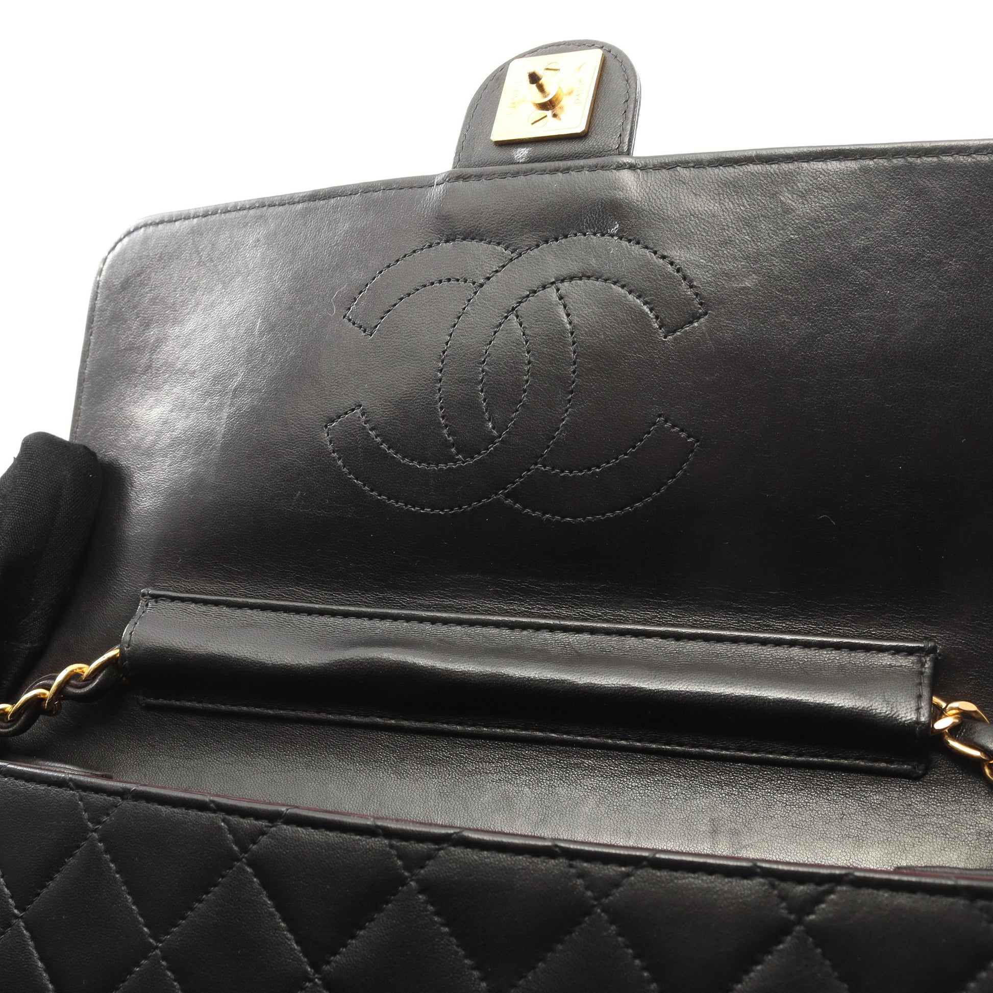 マトラッセ チェーンショルダーバッグ ラムスキン ブラック ゴールド金具 プッシュロック シャネル バッグ CHANEL