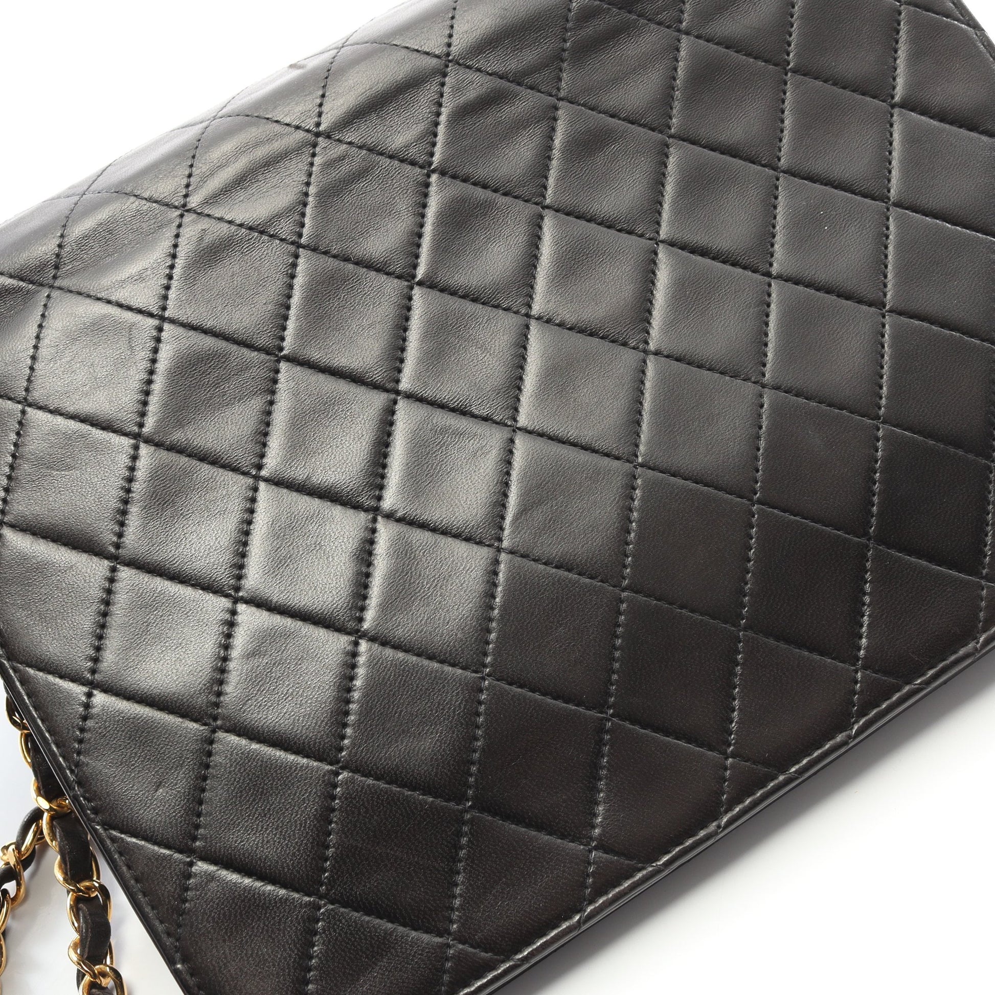 マトラッセ チェーンショルダーバッグ ラムスキン ブラック ゴールド金具 プッシュロック シャネル バッグ CHANEL