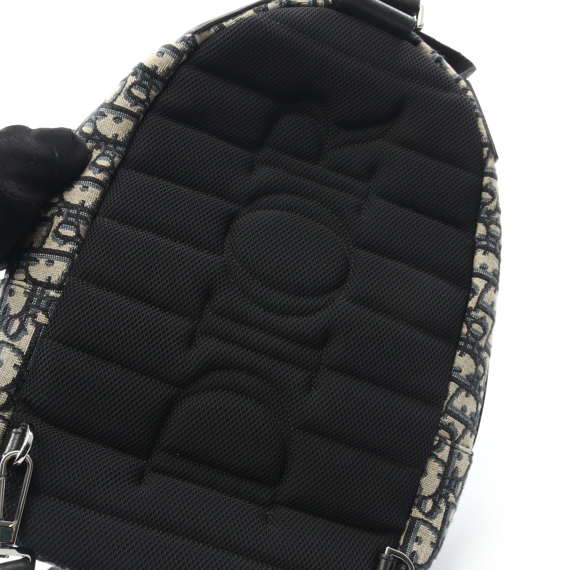 【美品】クリスチャン　ディオール　ミニ　スリングバック　ボディバッグ　ブラック Christian Dior（クリスチャン・ディオール） クリスチャン ディオール