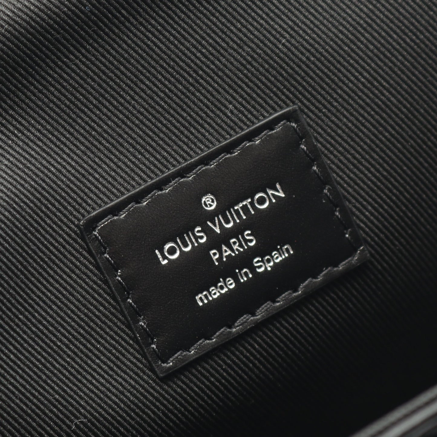 カーゴ ウェアラブルウォレット ショルダーバッグ レザー ブラック ルイヴィトン バッグ LOUIS VUITTON