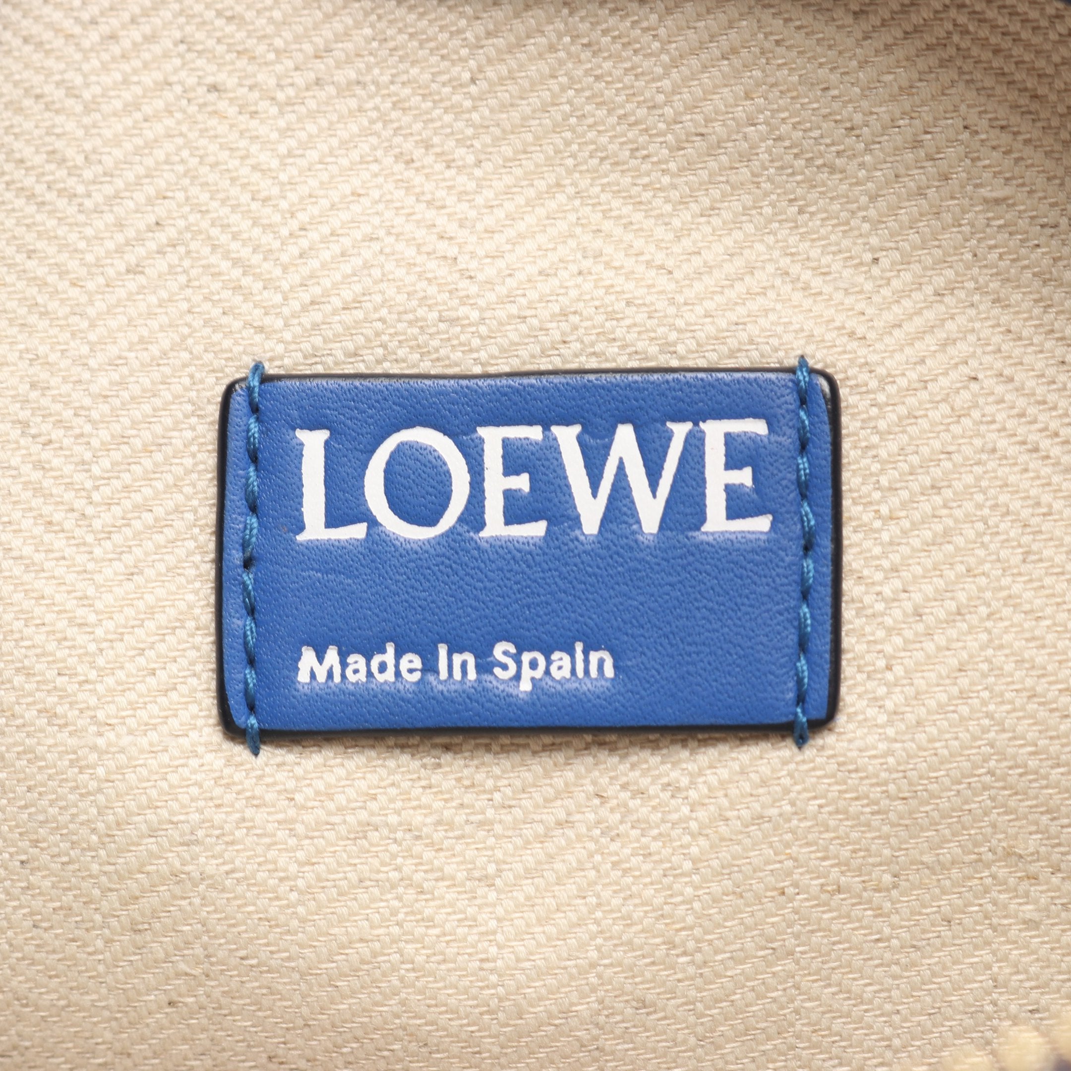 ◆LOEWE◆クラッチバッグ◆Tポーチ◆アナグラム型押し◆ LOEWE（ロエベ） クラッチバッグ T POUCH T ポーチ C630W05X01 メンズ