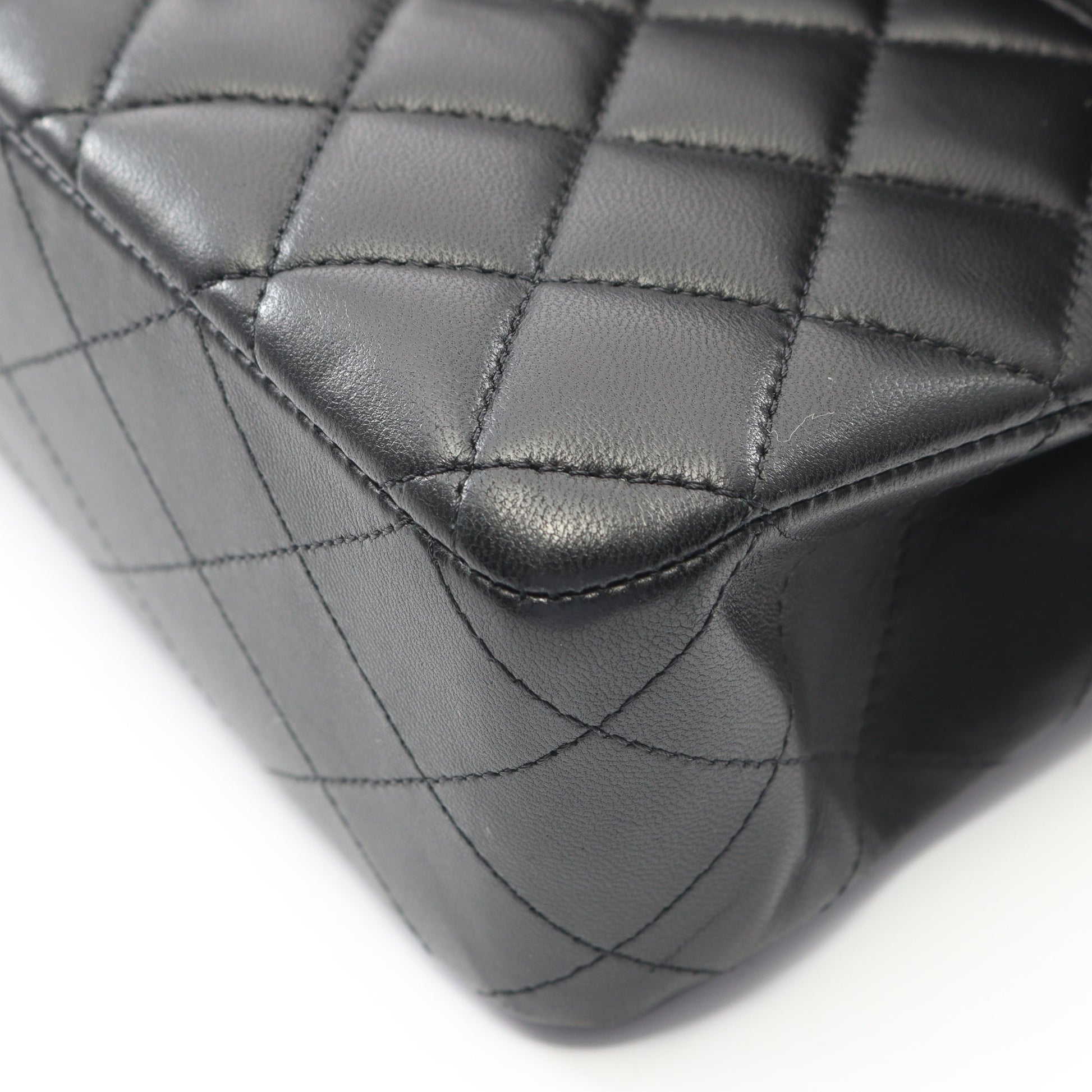 マトラッセ Wフラップ Wチェーンショルダーバッグ キャビアスキン ブラック シルバー金具 シャネル バッグ CHANEL