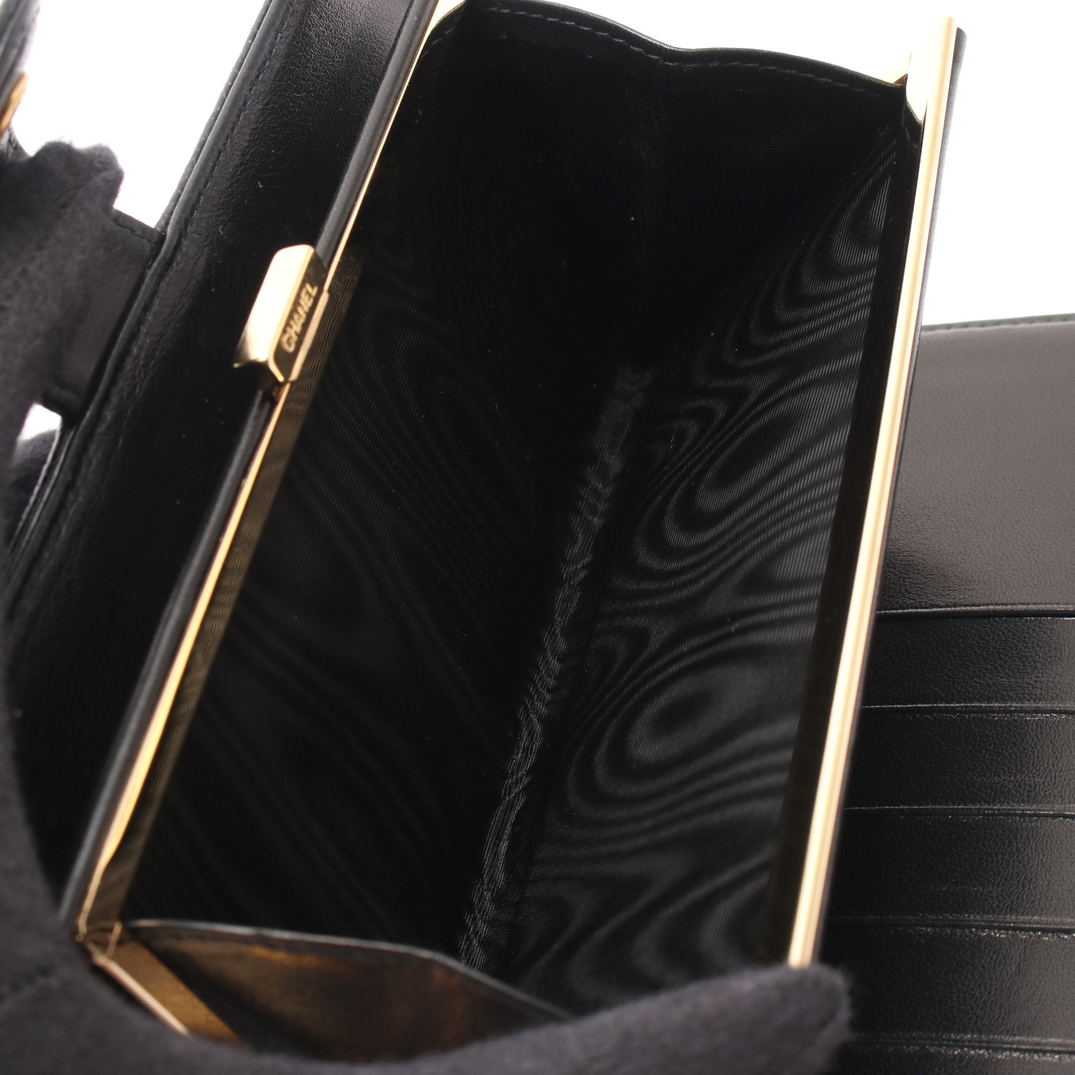 JH79 シャネル キャビアスキン 2つ折り長財布 COCOマーク ゴールド金具 CHANEL シャネル 二つ折りがま口長財布 ココマーク キャビアスキン