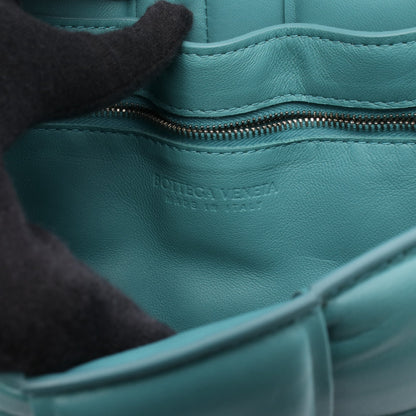 パデット カセット イントレチャート ショルダーバッグ レザー ターコイズブルー ボッテガヴェネタ バッグ BOTTEGA VENETA