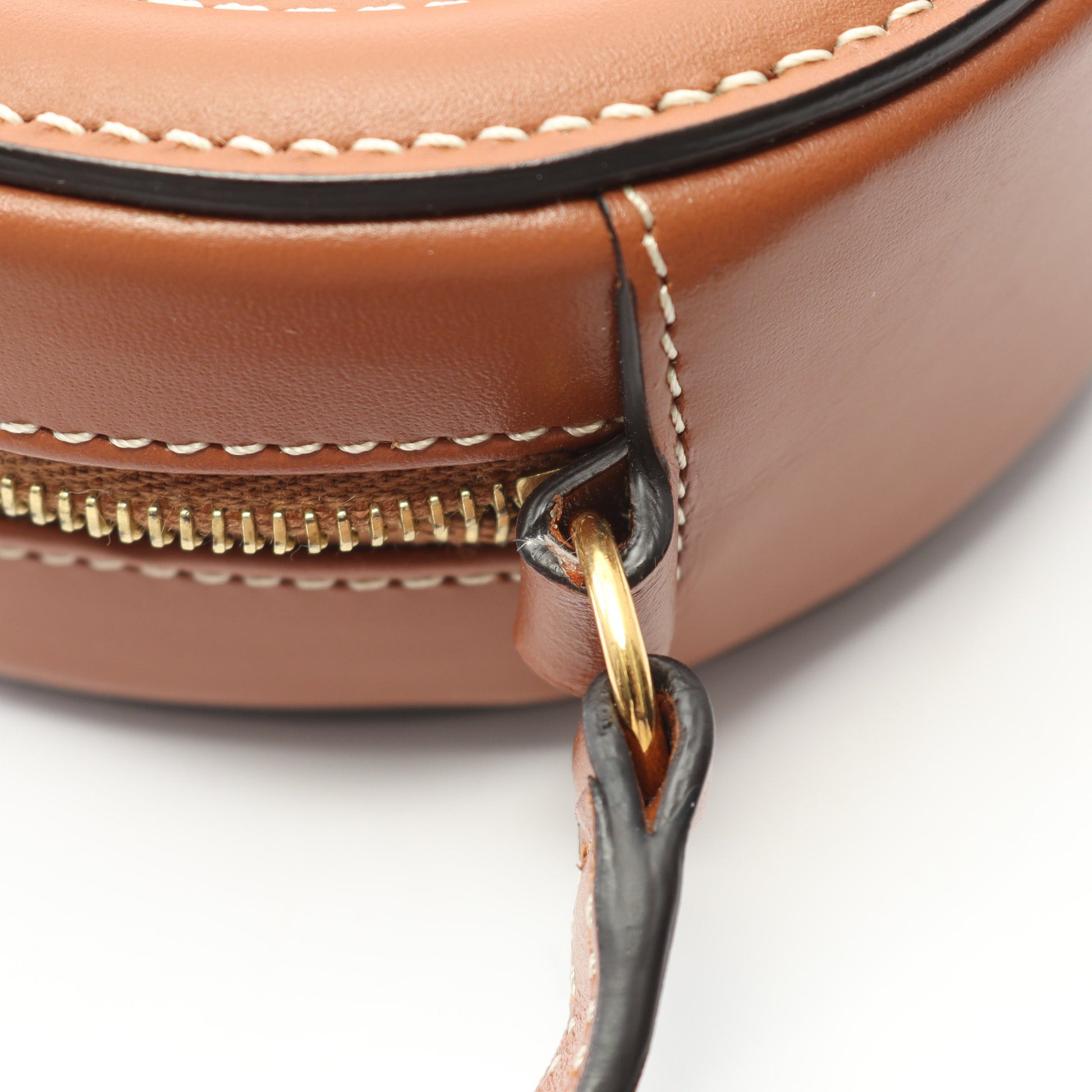 クロスボディ オーバルパース キュイル トリオンフ ショルダーバッグ レザー ブラウン セリーヌ バッグ CELINE