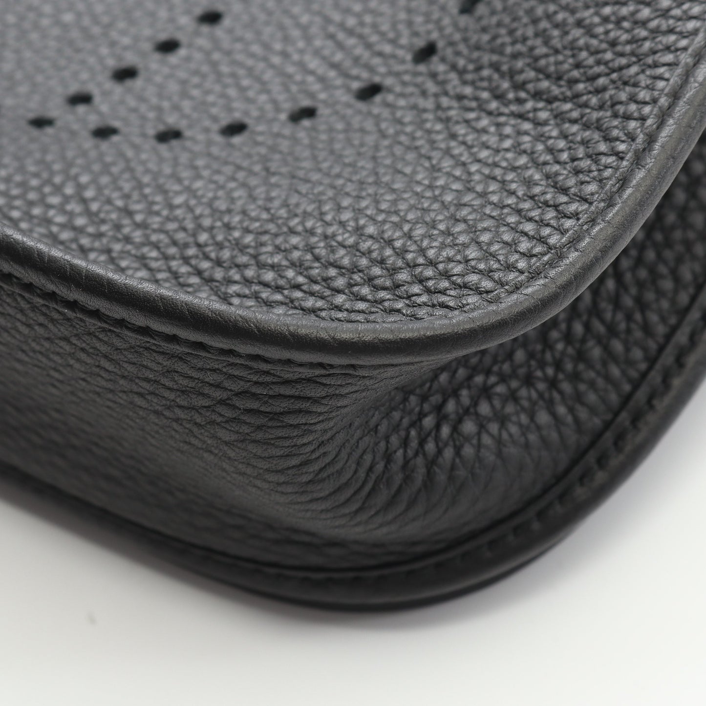 エヴリン 3 トロワ PM ショルダーバッグ トリヨンクレマンス ブラック シルバー金具 U刻印 エルメス バッグ HERMES