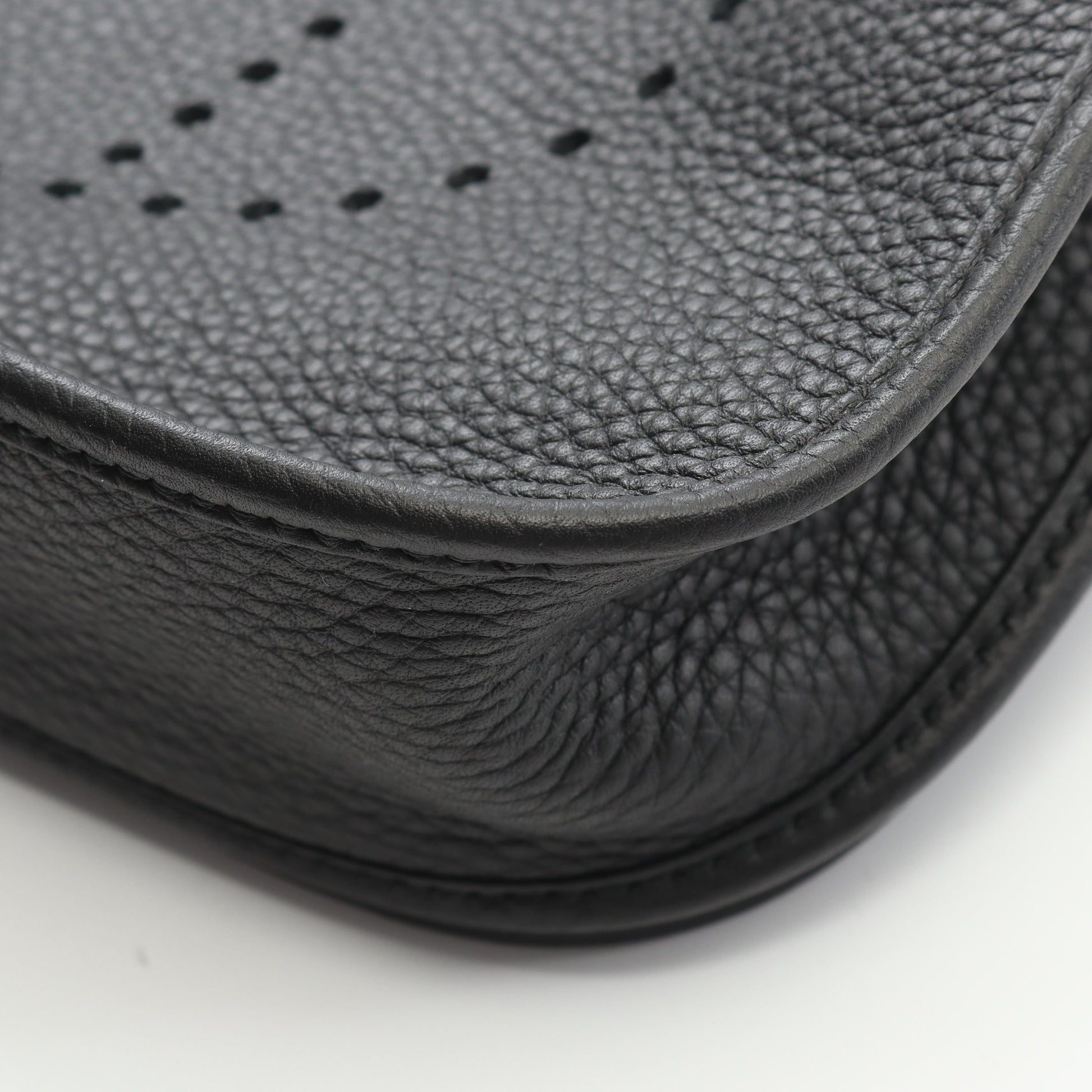 エヴリン 3 トロワ PM ショルダーバッグ トリヨンクレマンス ブラック シルバー金具 U刻印 エルメス バッグ HERMES