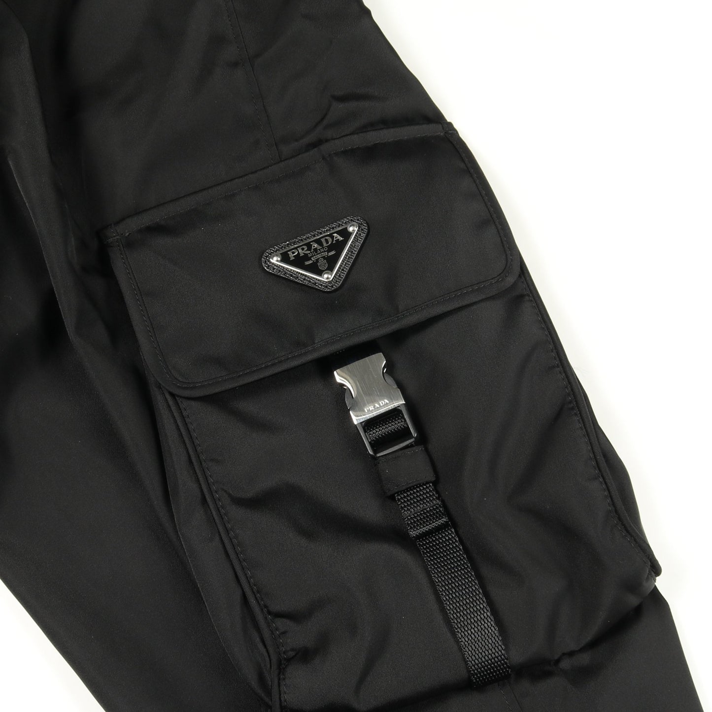Re-Nylon カーゴパンツ ナイロン ブラック 三角プレート プラダ ボトムス PRADA