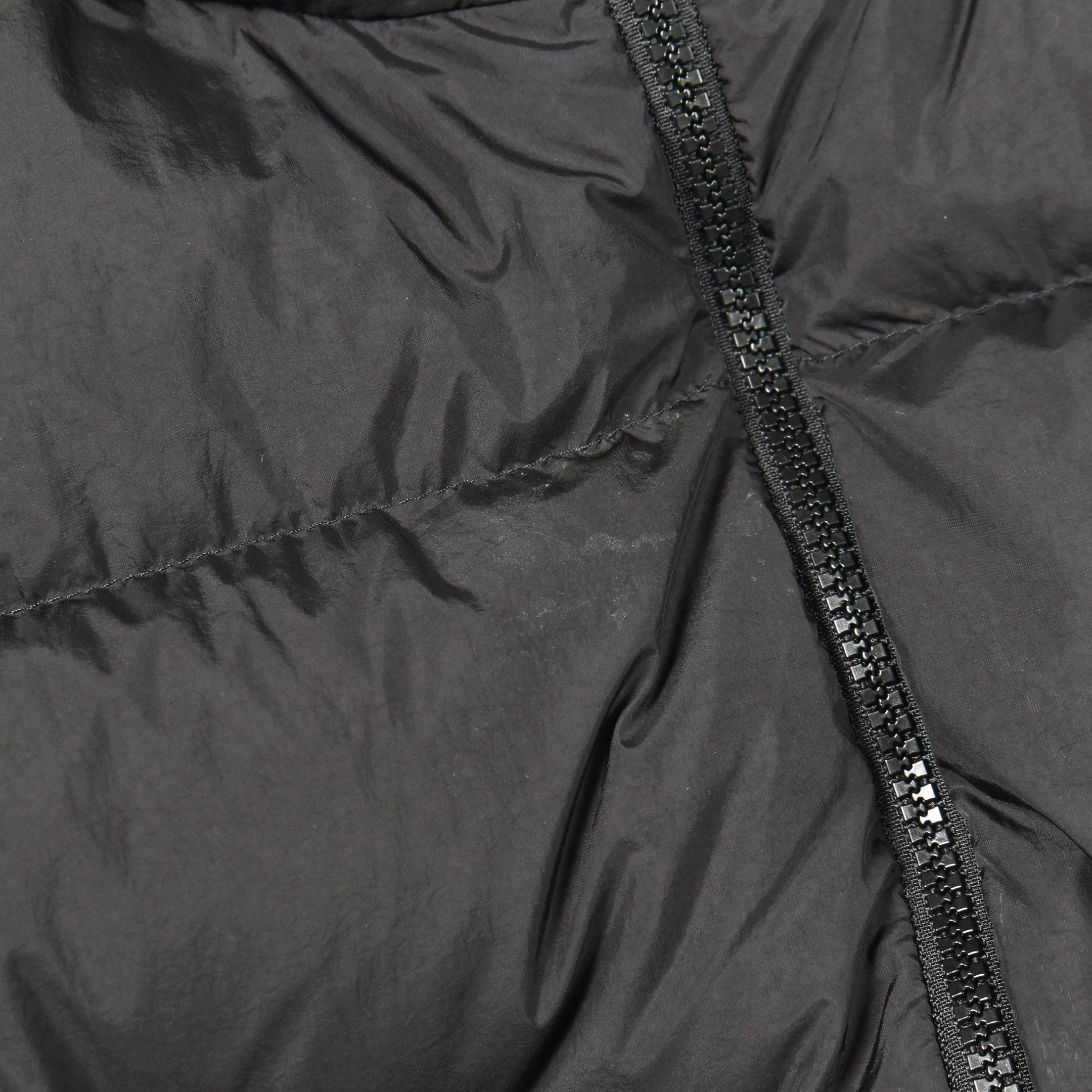 MONCLER ANTHRACITE ブラックワッペン ナイロンジャケット MONCLER（モンクレール） レインジャケット ウインドブレーカー