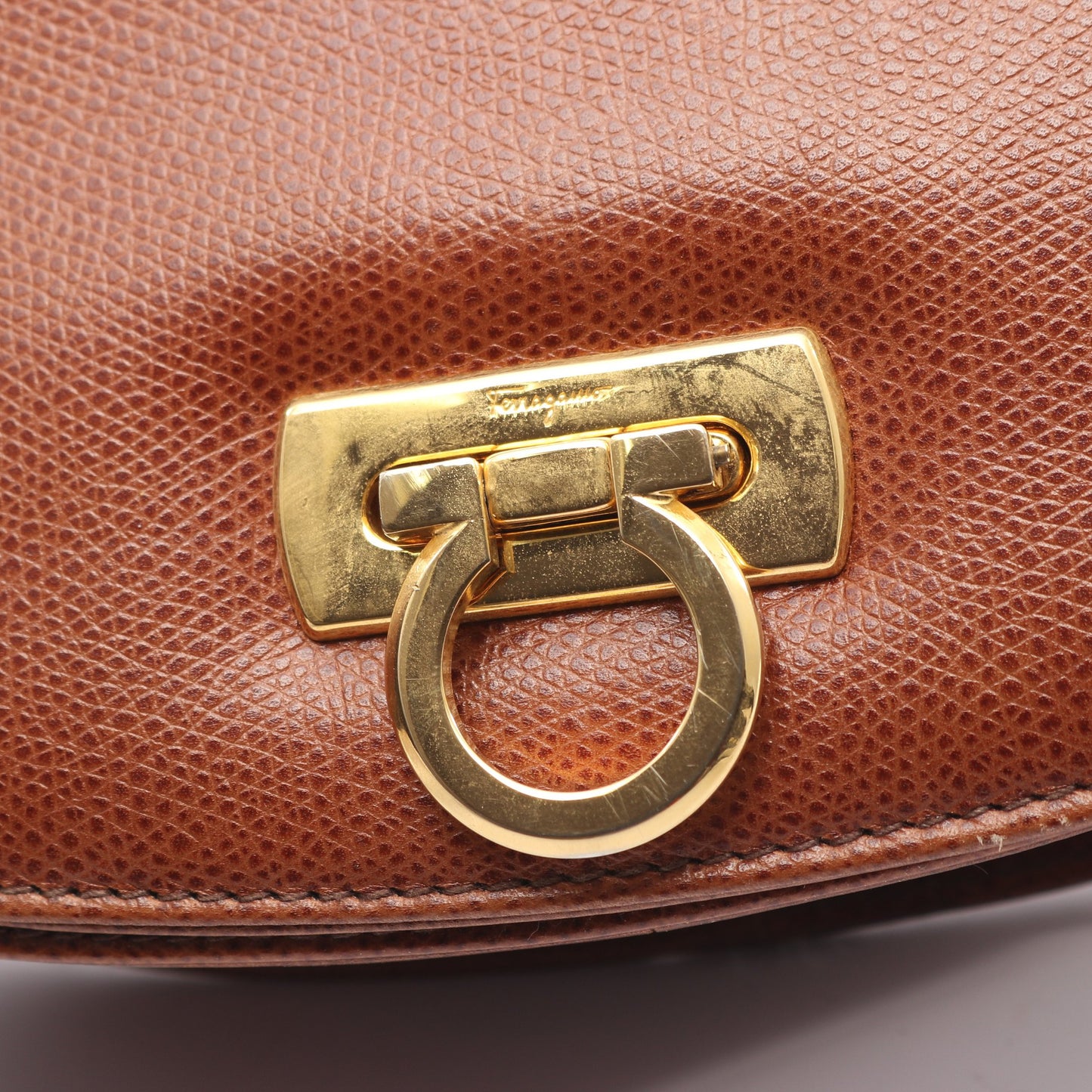 ガンチーニ ショルダーバッグ レザー ブラウン サルヴァトーレフェラガモ バッグ Salvatore Ferragamo