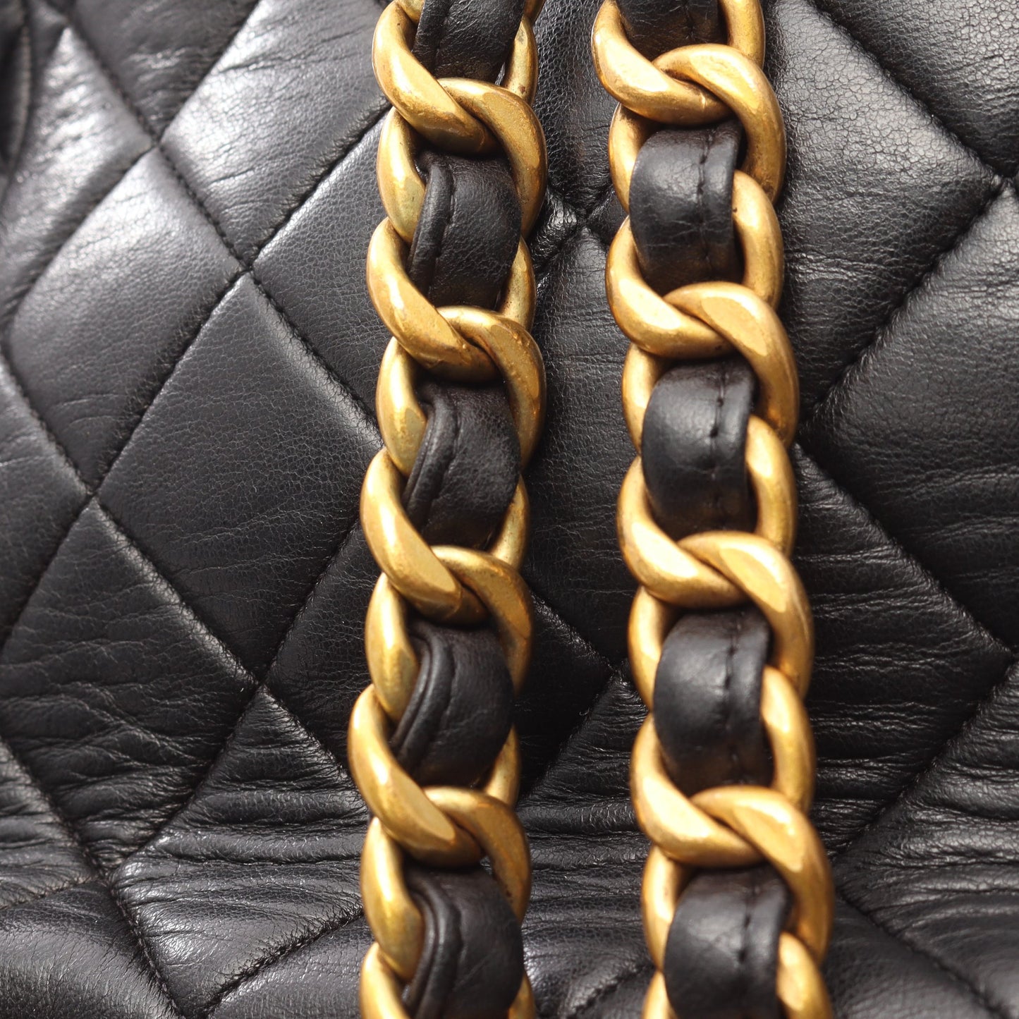 マトラッセ バックパック リュックサック ラムスキン ブラック ゴールド金具 シャネル バッグ CHANEL