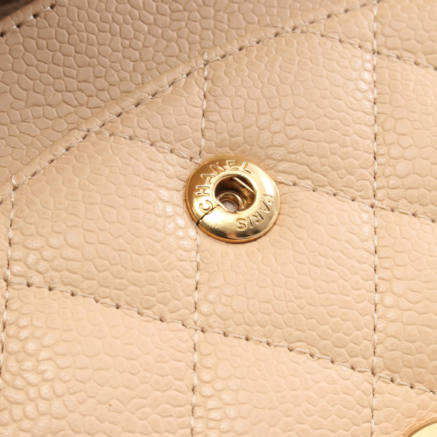 マトラッセ Wフラップ Wチェーンショルダーバッグ キャビアスキン ベージュ ゴールド金具 シャネル バッグ CHANEL