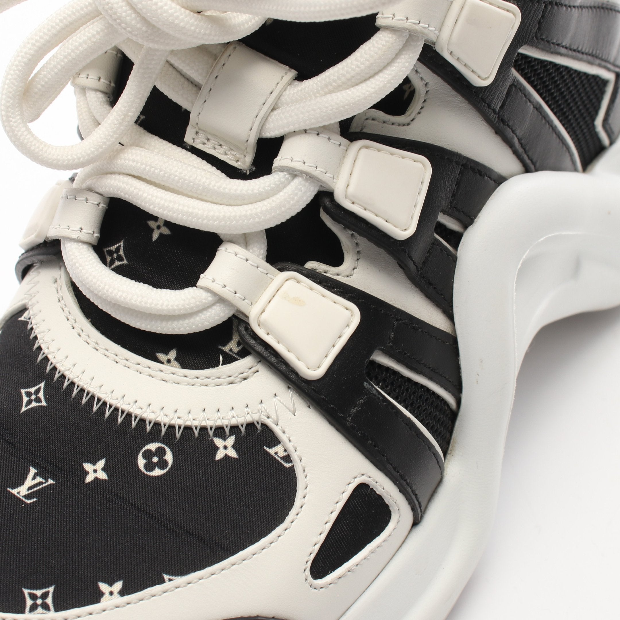 LVアークライトライン モノグラム スニーカー ファブリック レザー