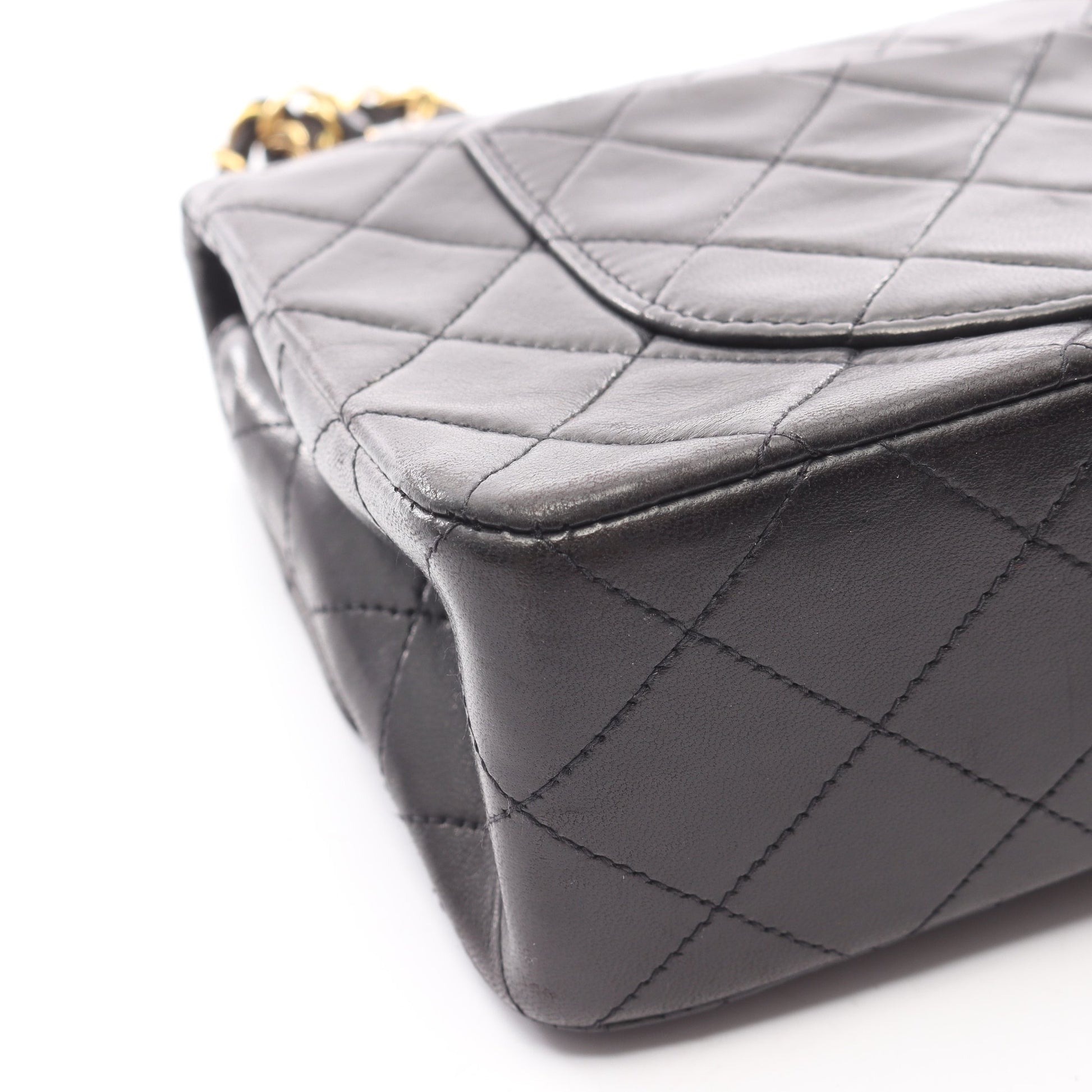 マトラッセ Wフラップ Wチェーンショルダーバッグ ラムスキン ブラック ゴールド金具 シャネル バッグ CHANEL