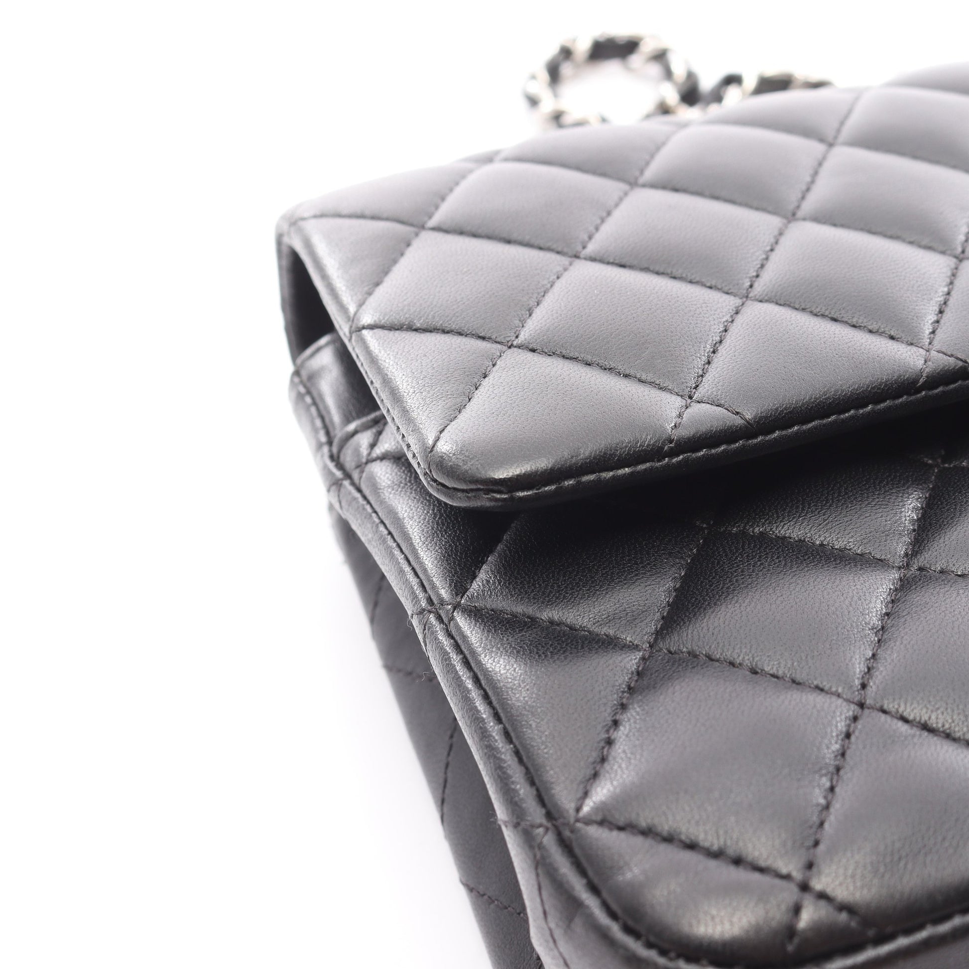 マトラッセ Wフラップ Wチェーンショルダーバッグ ラムスキン ブラック シルバー金具 シャネル バッグ CHANEL