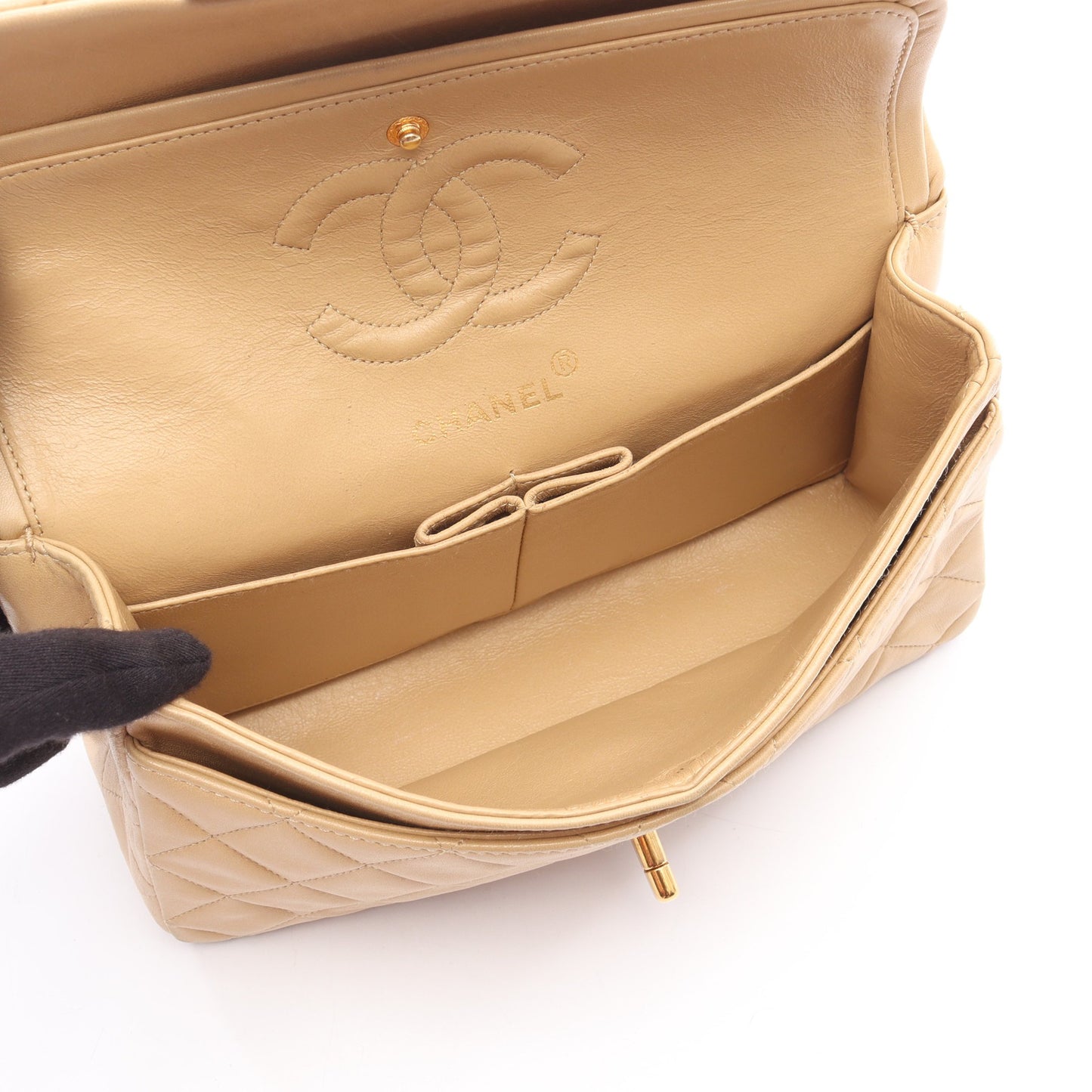 マトラッセ Wフラップ Wチェーンショルダーバッグ ラムスキン ベージュ ゴールド金具 シャネル バッグ CHANEL