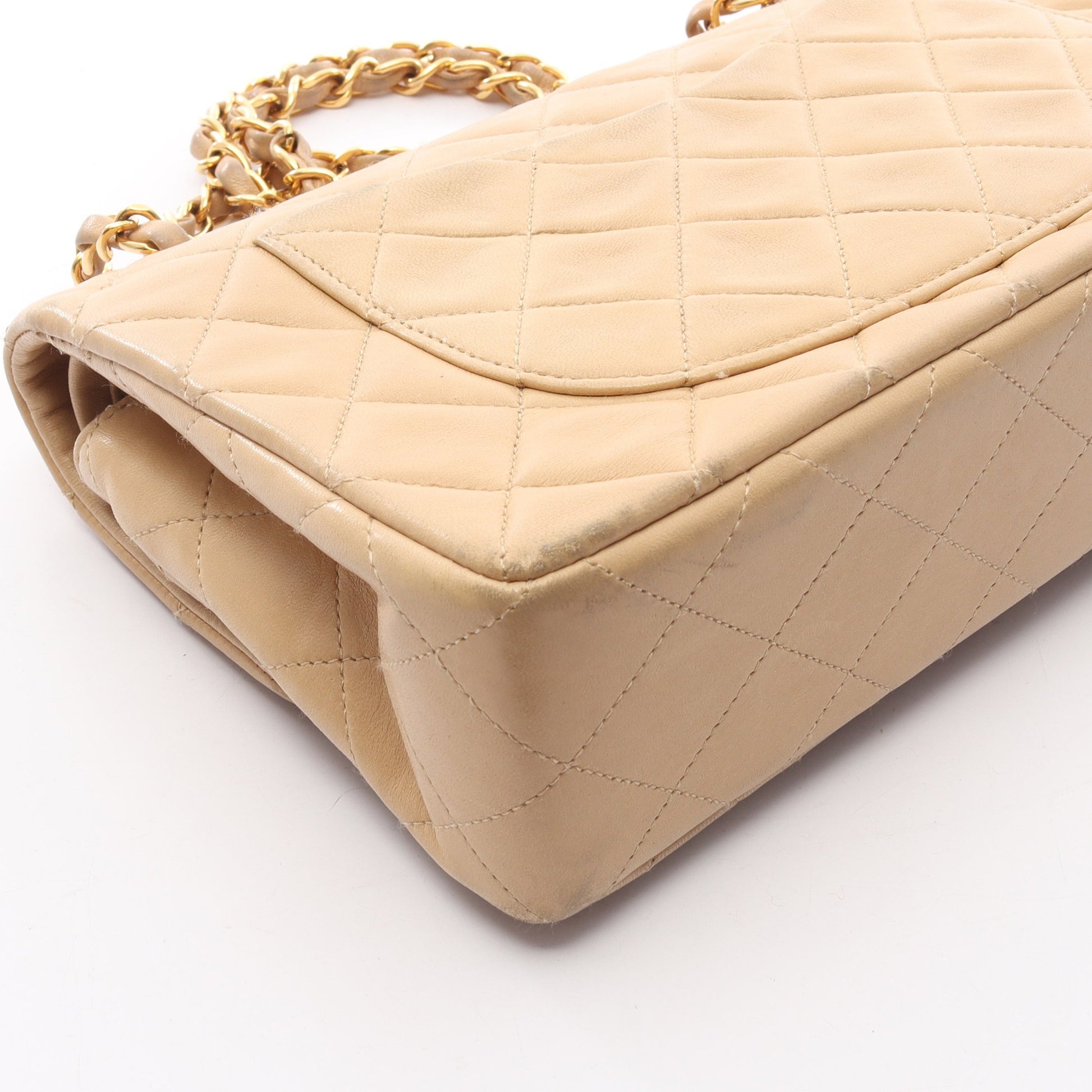 マトラッセ Wフラップ Wチェーンショルダーバッグ ラムスキン ベージュ ゴールド金具 シャネル バッグ CHANEL