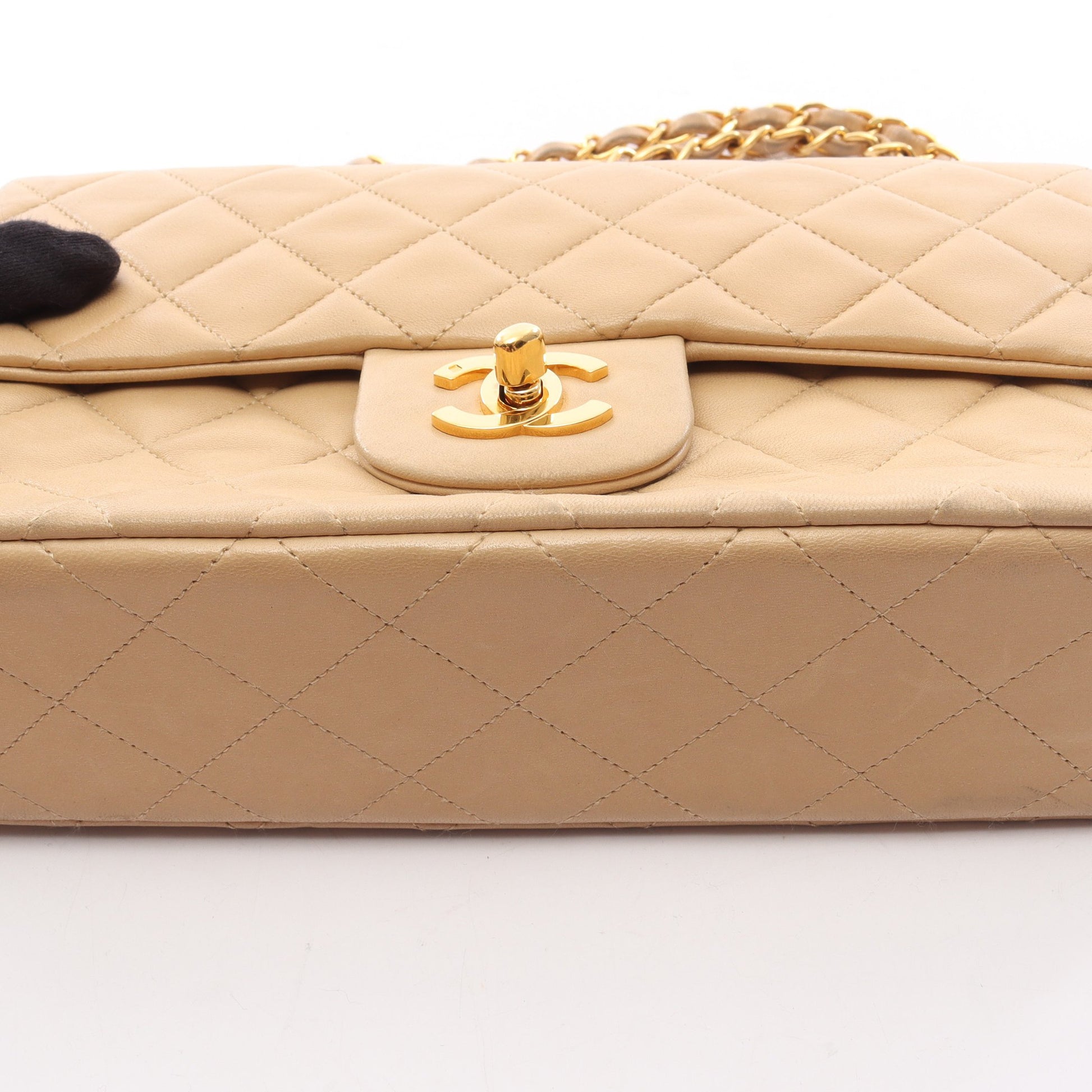 マトラッセ Wフラップ Wチェーンショルダーバッグ ラムスキン ベージュ ゴールド金具 シャネル バッグ CHANEL