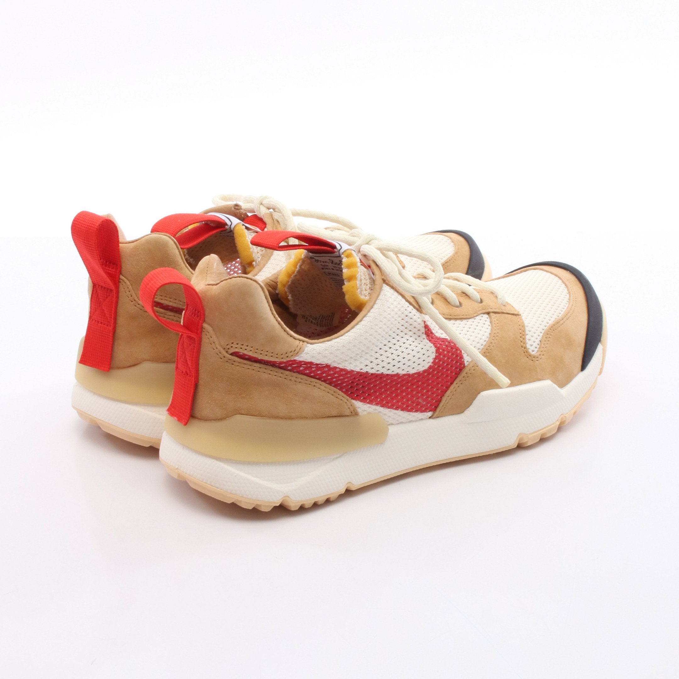 ナイキ NIKE NIKE × Tom Sachs Craft Mars Yard 3.0 スニーカー 靴 レザー メッシュ メンズ ブラウン系 / ホワイト系 / レッド系 【中古】 NIKE × Tom Sachs Craft Mars Yard 3.0 スニーカー ヌバック メッシュ