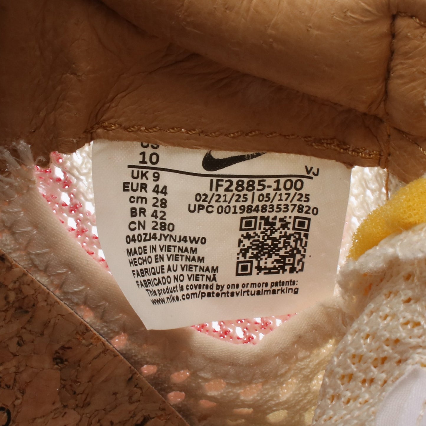 NIKE × Tom Sachs Craft Mars Yard 3.0 スニーカー ヌバック メッシュ ライトブラウン オフホワイト レッド ナイキ