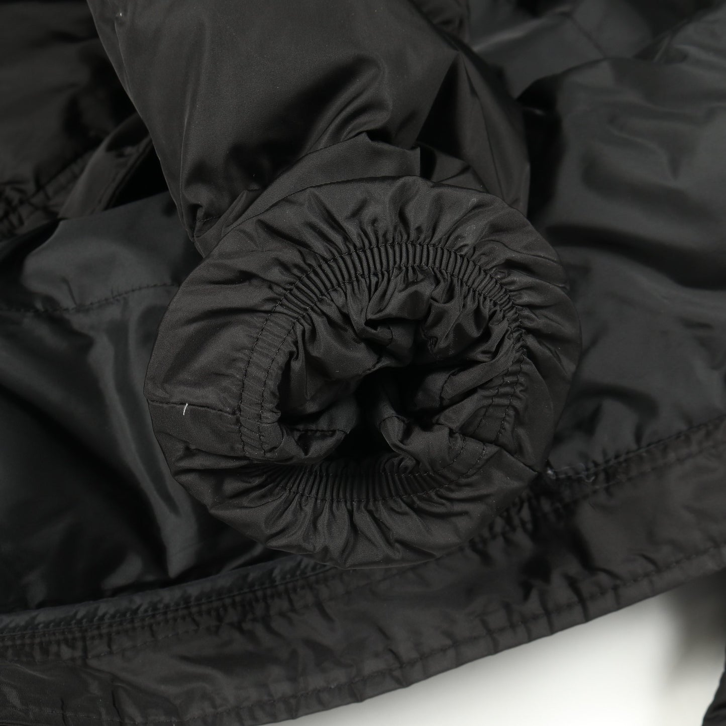 CHONDRILLE ダウンコート ナイロン ブラック フード付き モンクレール アウター MONCLER
