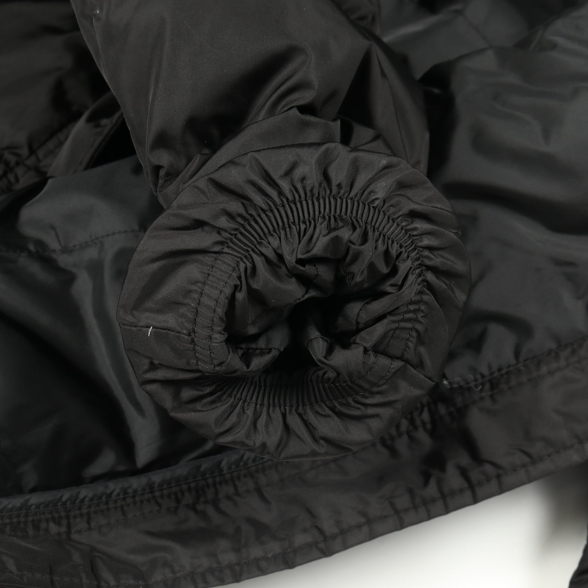 CHONDRILLE ダウンコート ナイロン ブラック フード付き モンクレール アウター MONCLER