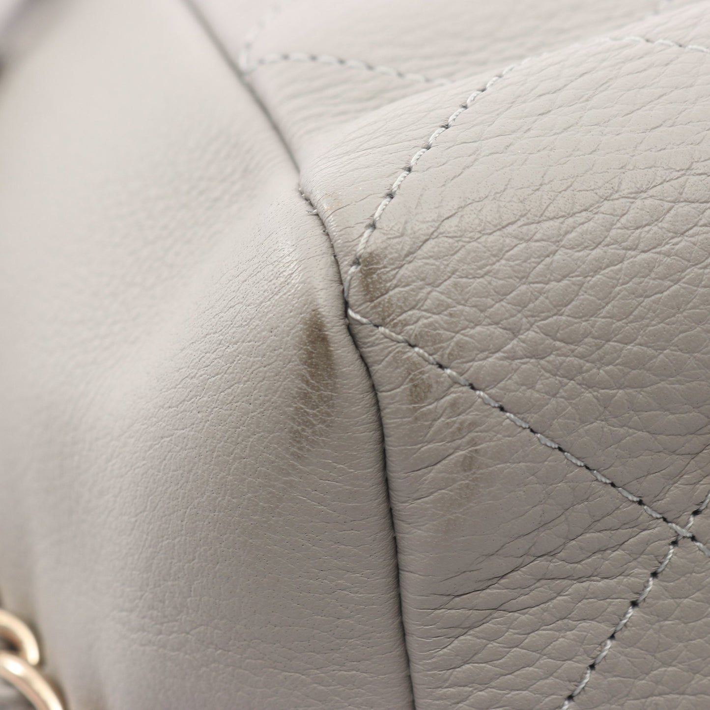 マトラッセ チェーンショルダーバッグ レザー グレー ゴールド金具 2WAY シャネル バッグ CHANEL