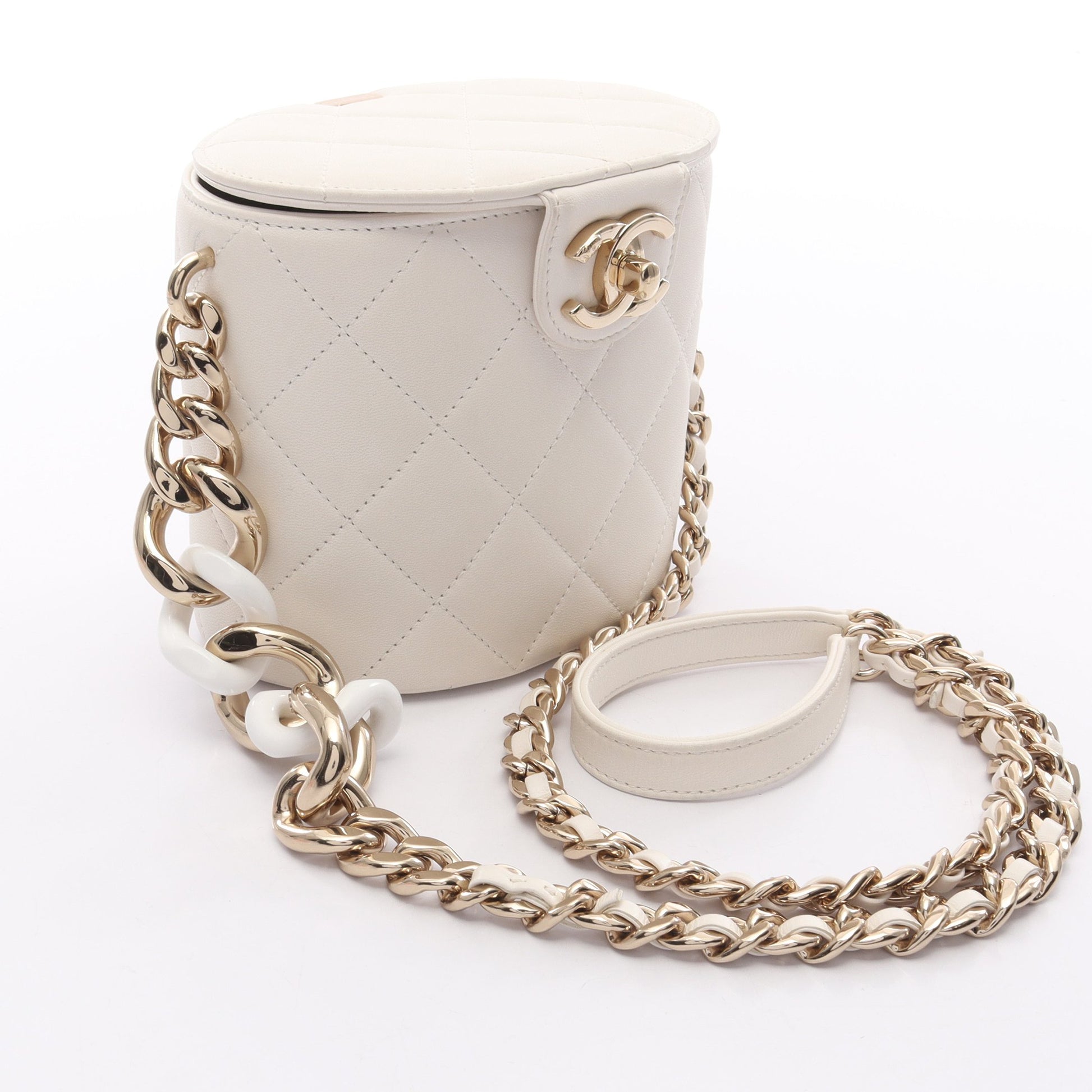 マトラッセ バニティバッグ チェーンショルダーバッグ ラムスキン オフホワイト ゴールド金具 シャネル バッグ CHANEL