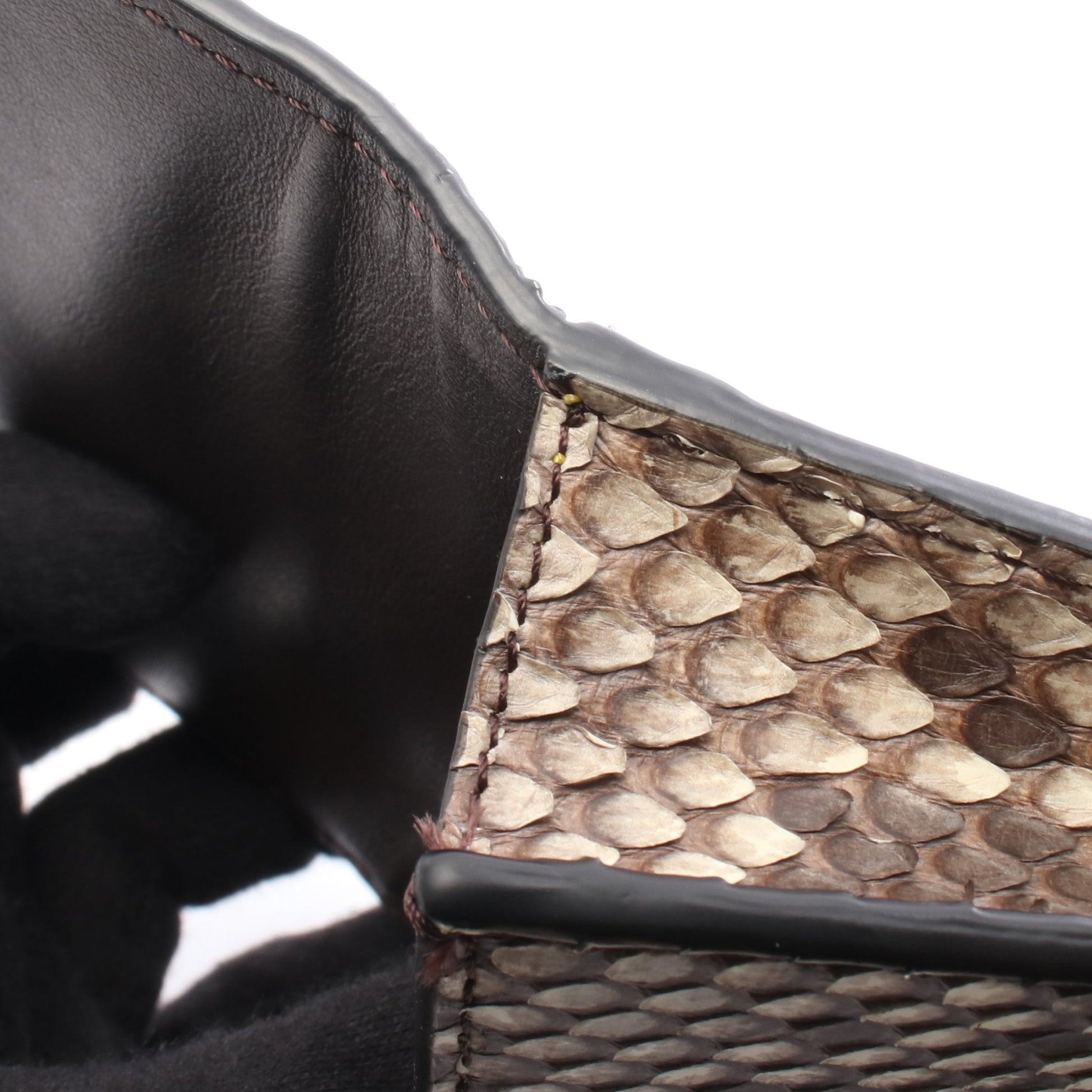 フォンホルダー ショルダーバッグ パイソン グレーブラウン グレーベージュ フェンディ バッグ FENDI