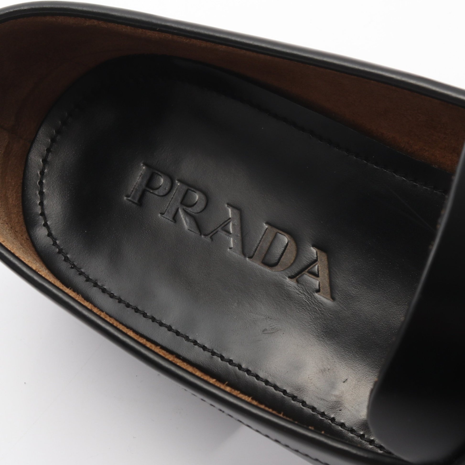 ローファー レザー ブラック 三角プレート プラダ シューズ PRADA