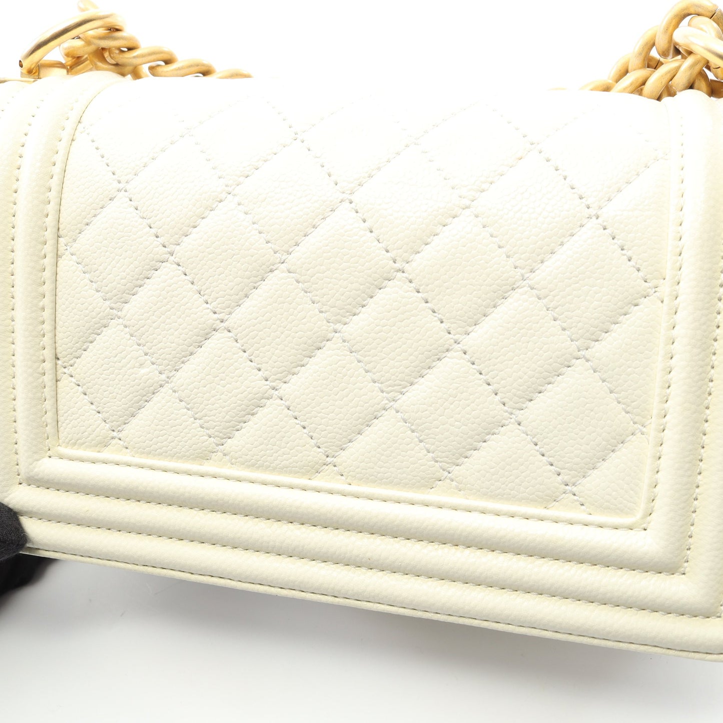 ボーイシャネル スモール チェーンショルダーバッグ キャビアスキン ホワイト ゴールド金具 シャネル バッグ CHANEL