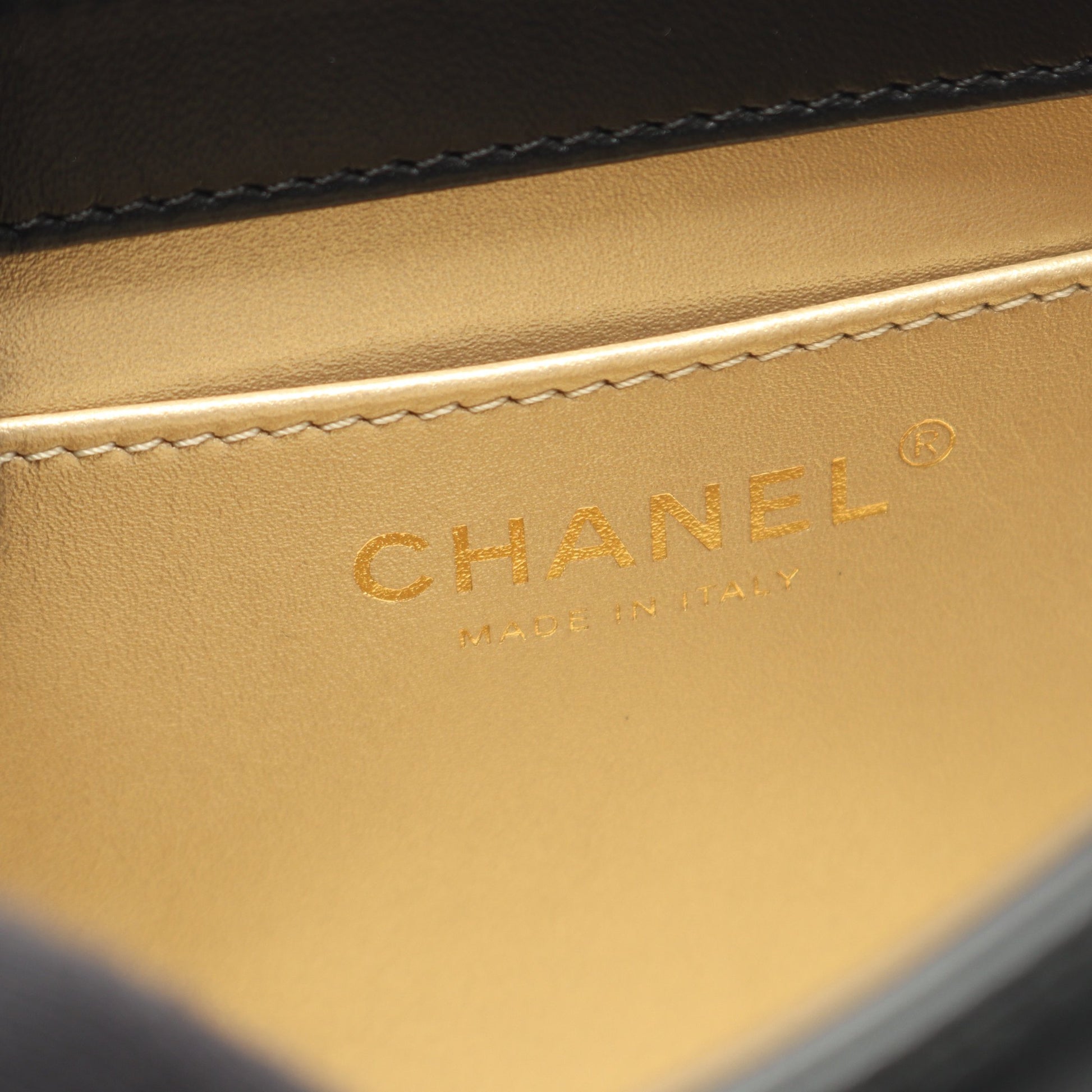 マトラッセ チェーンショルダーバッグ ラムスキン ブラック ゴールド金具 シャネル バッグ CHANEL
