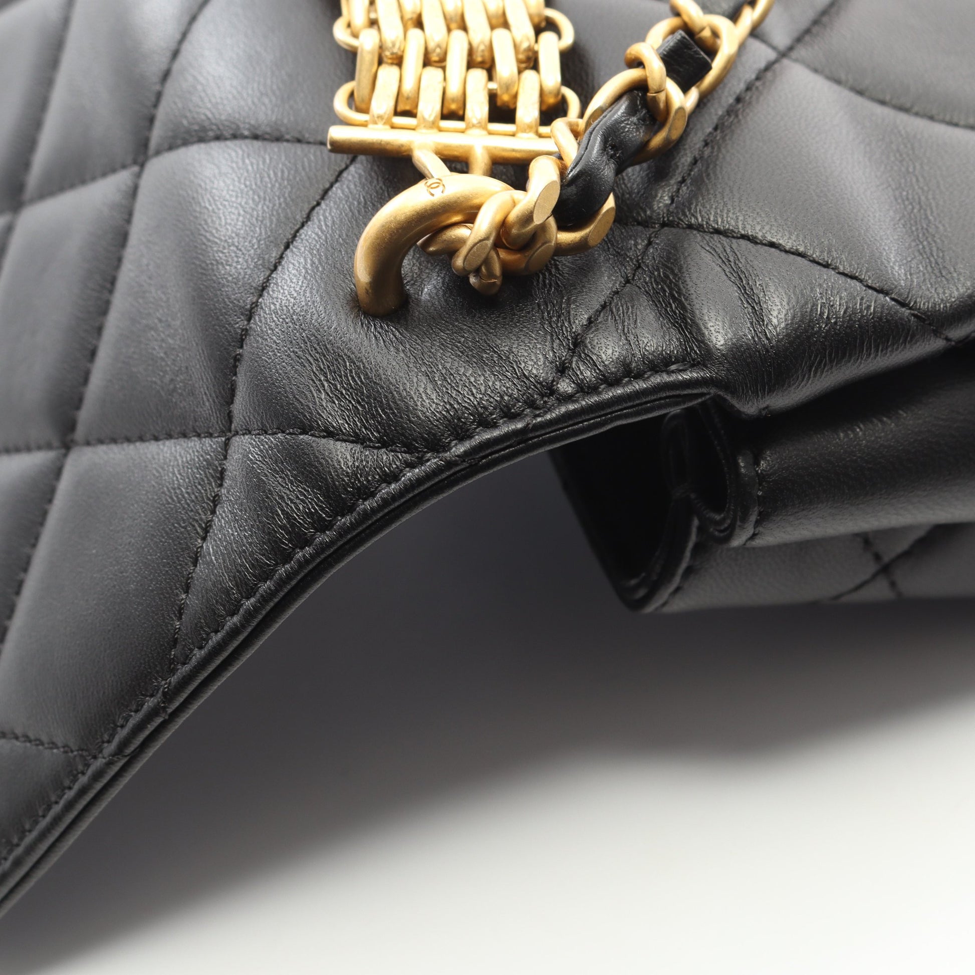 マトラッセ チェーンショルダーバッグ ラムスキン ブラック ゴールド金具 シャネル バッグ CHANEL