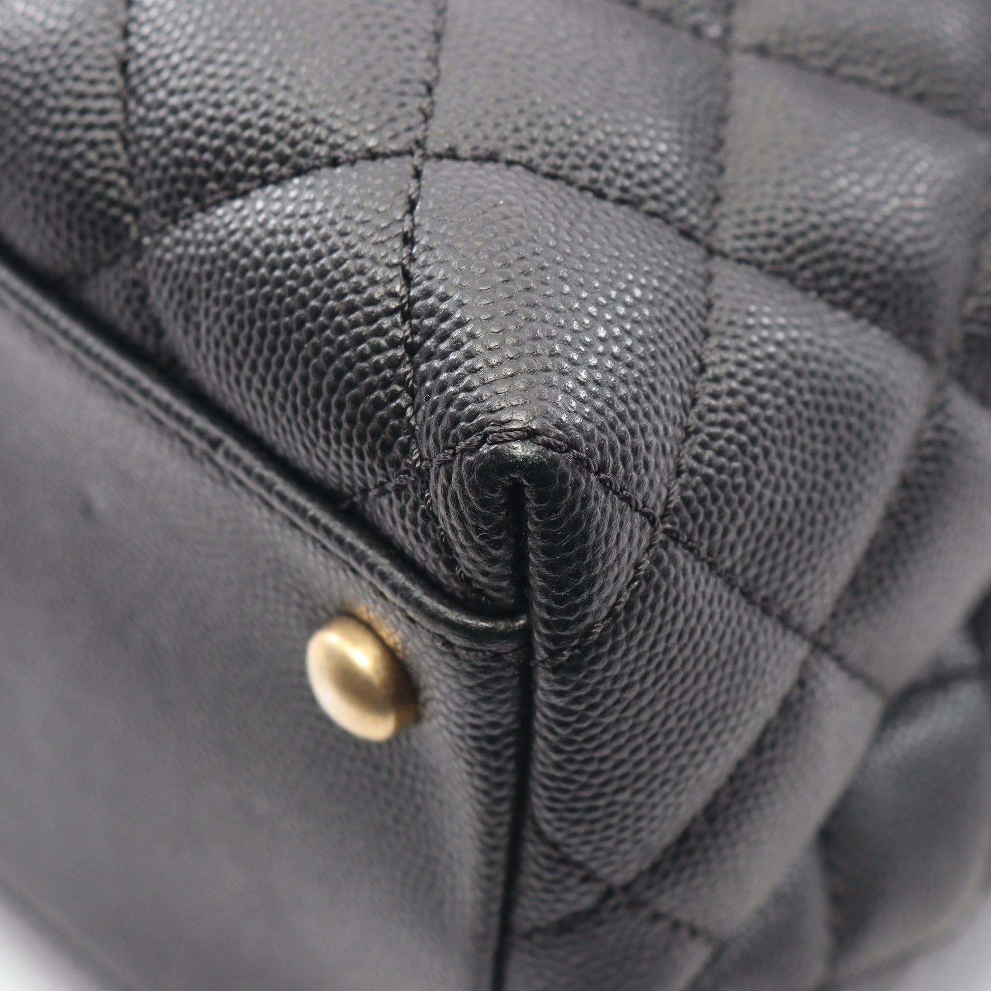 マトラッセ ココハンドル ハンドバッグ キャビアスキン ブラック ゴールド金具 2WAY シャネル バッグ CHANEL