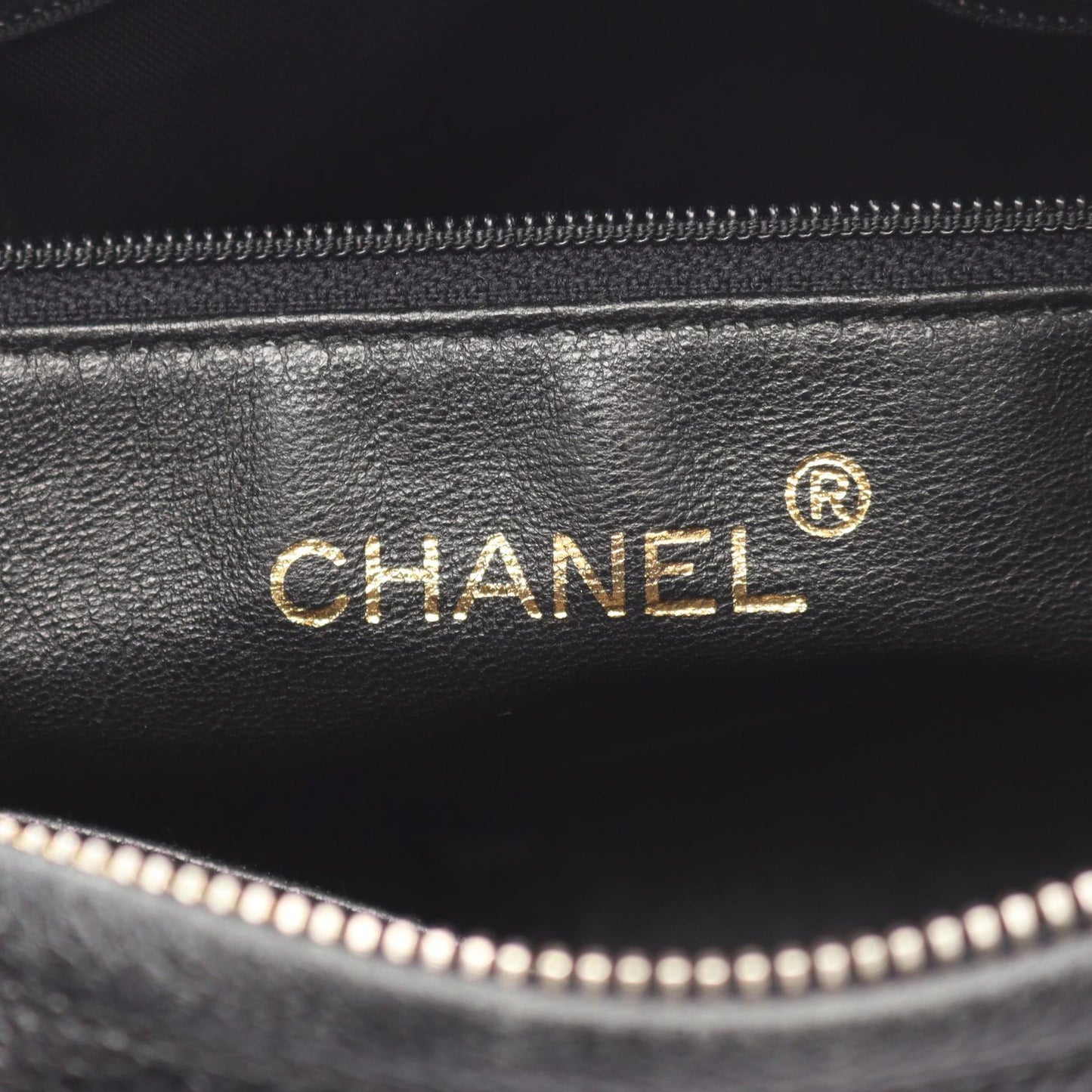 マトラッセ チェーンショルダーバッグ キャビアスキン ブラック ゴールド金具 シャネル バッグ CHANEL