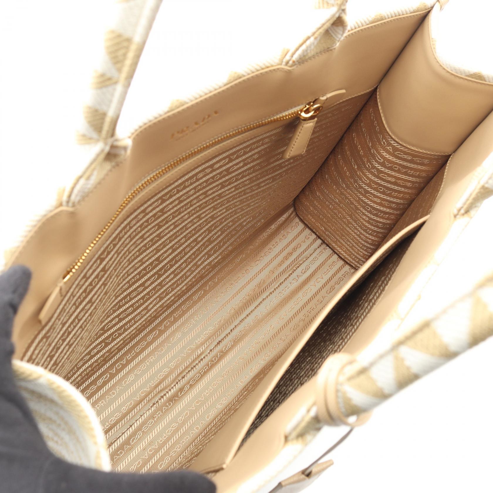 TRIANGOLO JACQUARD シンボル エンブロイダリー ハンドバッグ トート