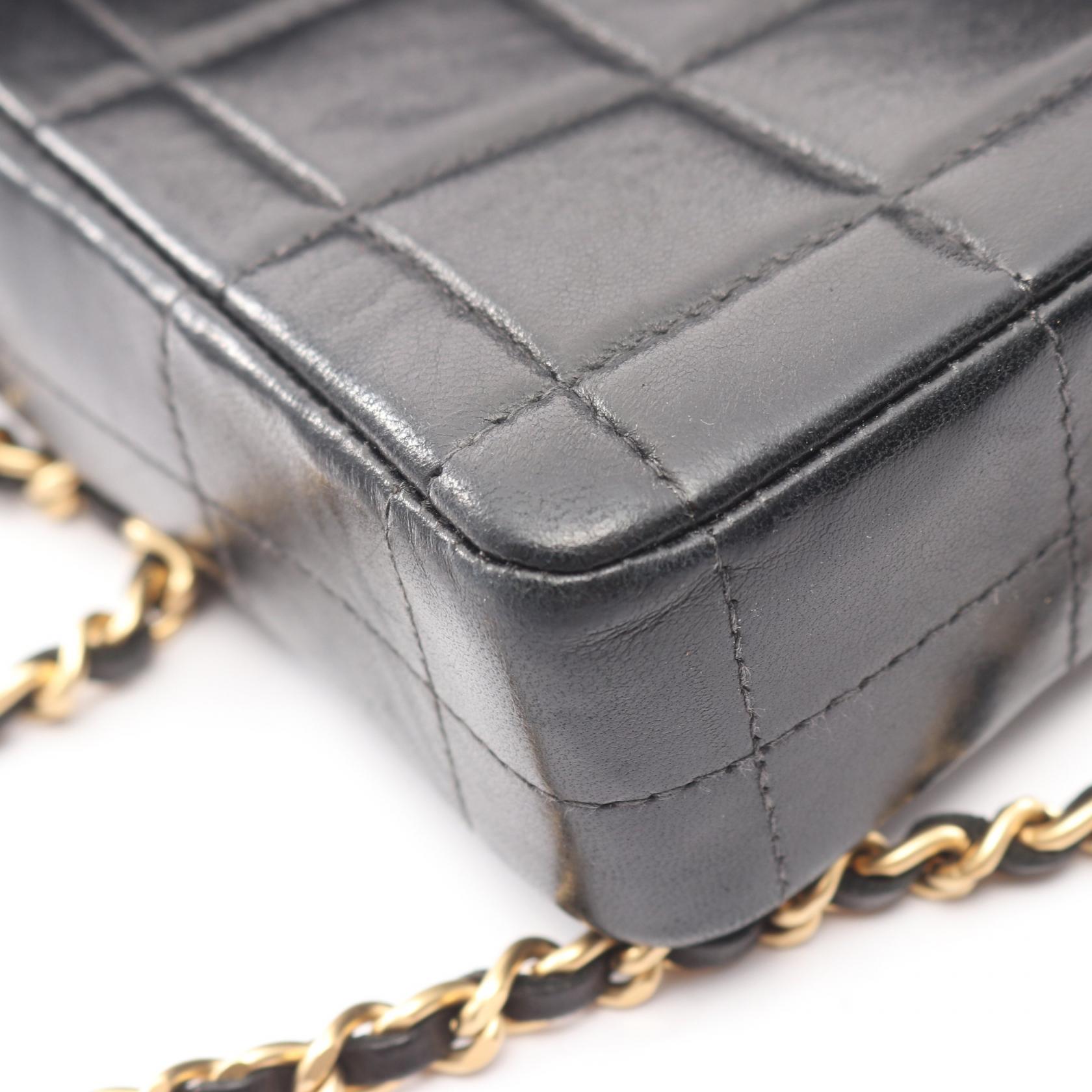 チョコバー チェーンショルダーバッグ ラムスキン ブラック ゴールド金具 シャネル バッグ CHANEL