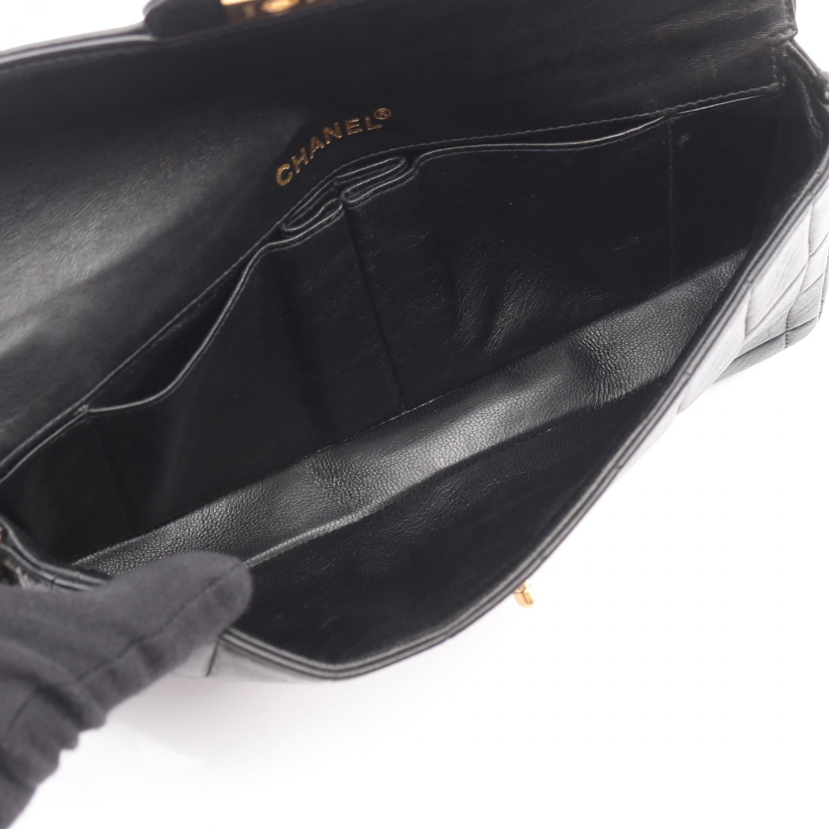 チョコバー チェーンショルダーバッグ ラムスキン ブラック ゴールド金具 シャネル バッグ CHANEL