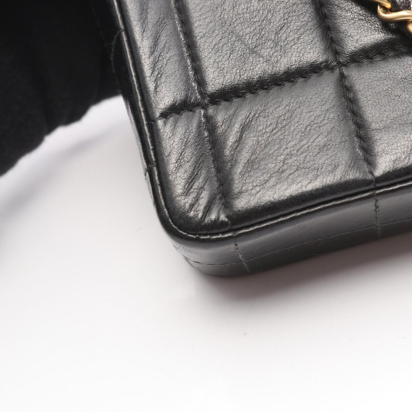 チョコバー チェーンショルダーバッグ ラムスキン ブラック ゴールド金具 シャネル バッグ CHANEL