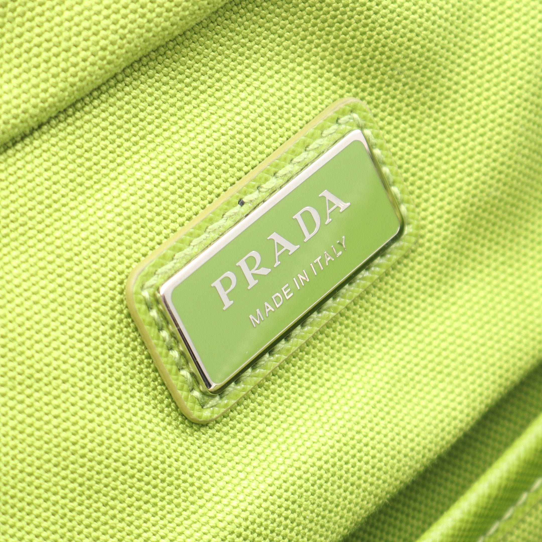 Prada イエロー ショルダーバッグ プラダ PRADA バッグ （イエロー） - ファッション通販 MAGASEEK