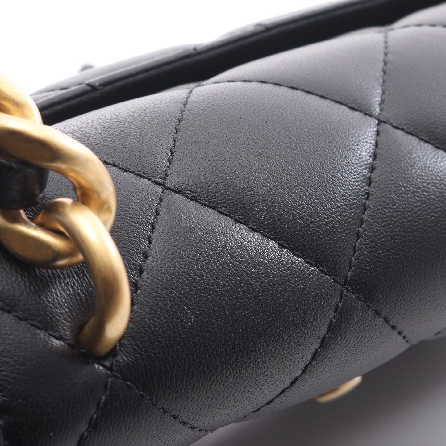 マトラッセ チェーンショルダーバッグ ラムスキン ブラック ゴールド金具 シャネル バッグ CHANEL