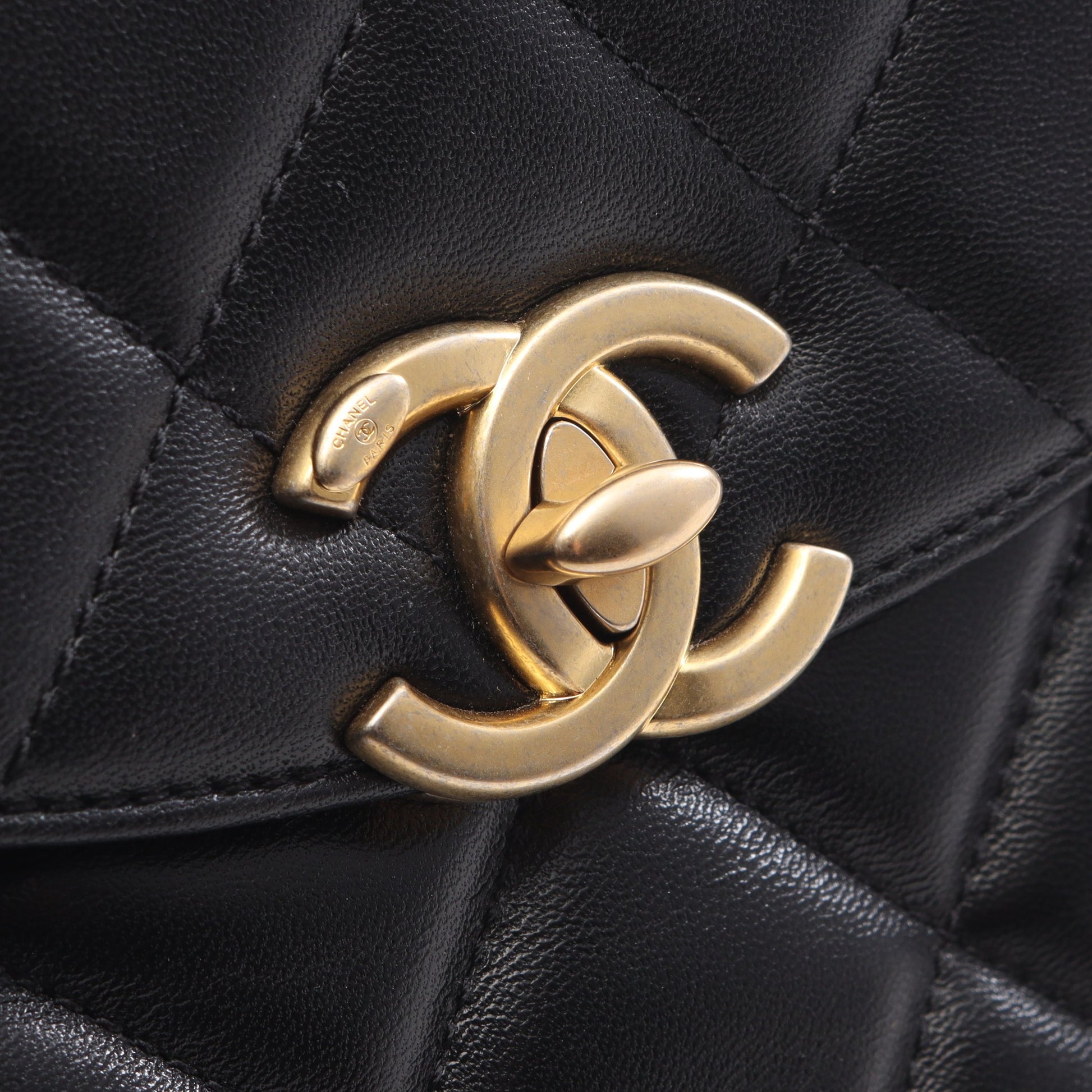 マトラッセ チェーンショルダーバッグ ラムスキン ブラック ゴールド金具 シャネル バッグ CHANEL