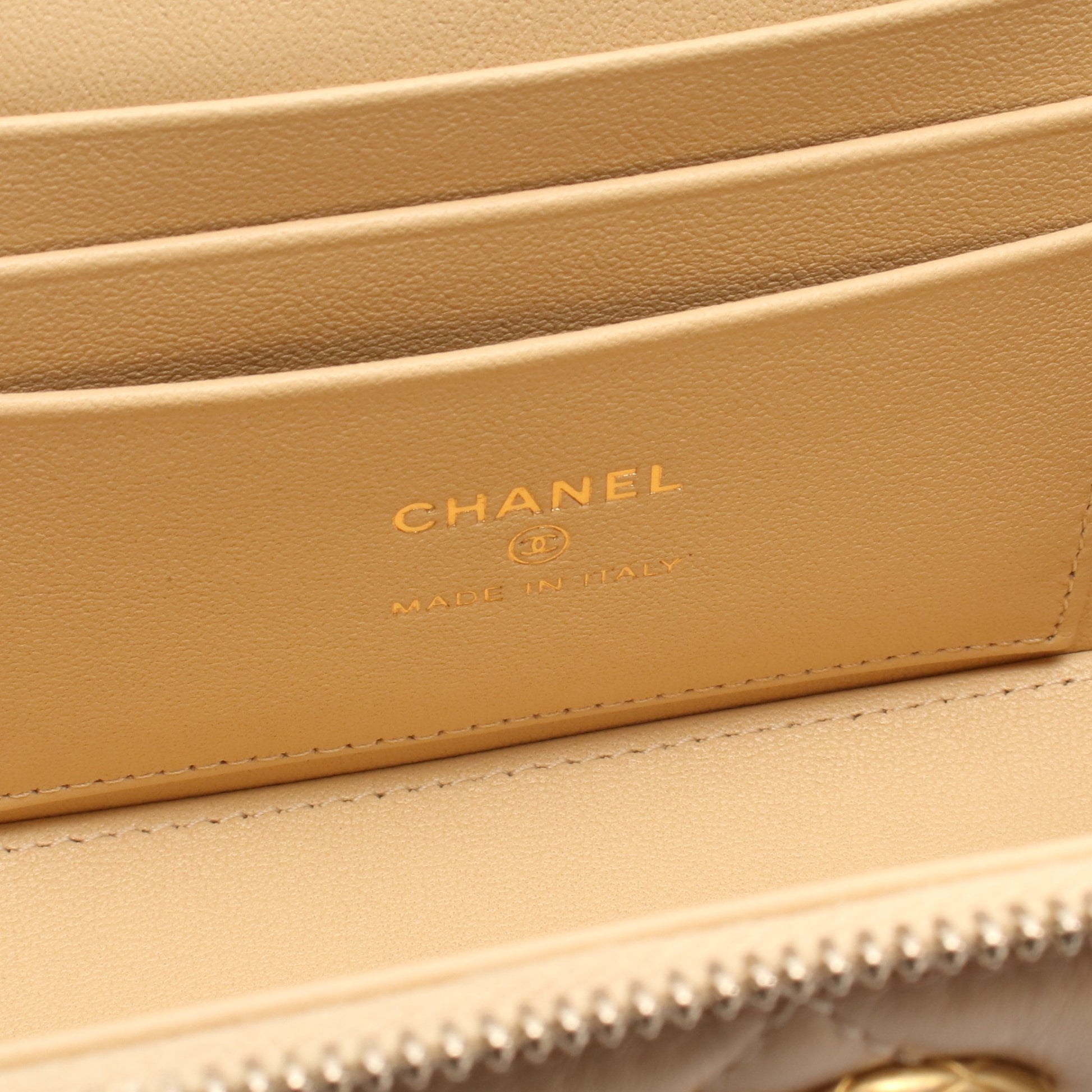 マトラッセ バニティ チェーンショルダーバッグ レザー ベージュ ゴールド金具 シャネル バッグ CHANEL