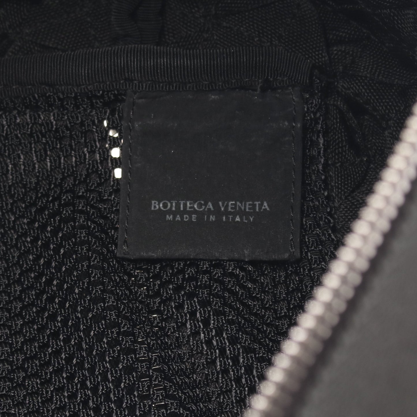 イントレチャート ウェビング ショルダーバッグ ナイロンキャンバス ブラック ボッテガヴェネタ バッグ BOTTEGA VENETA