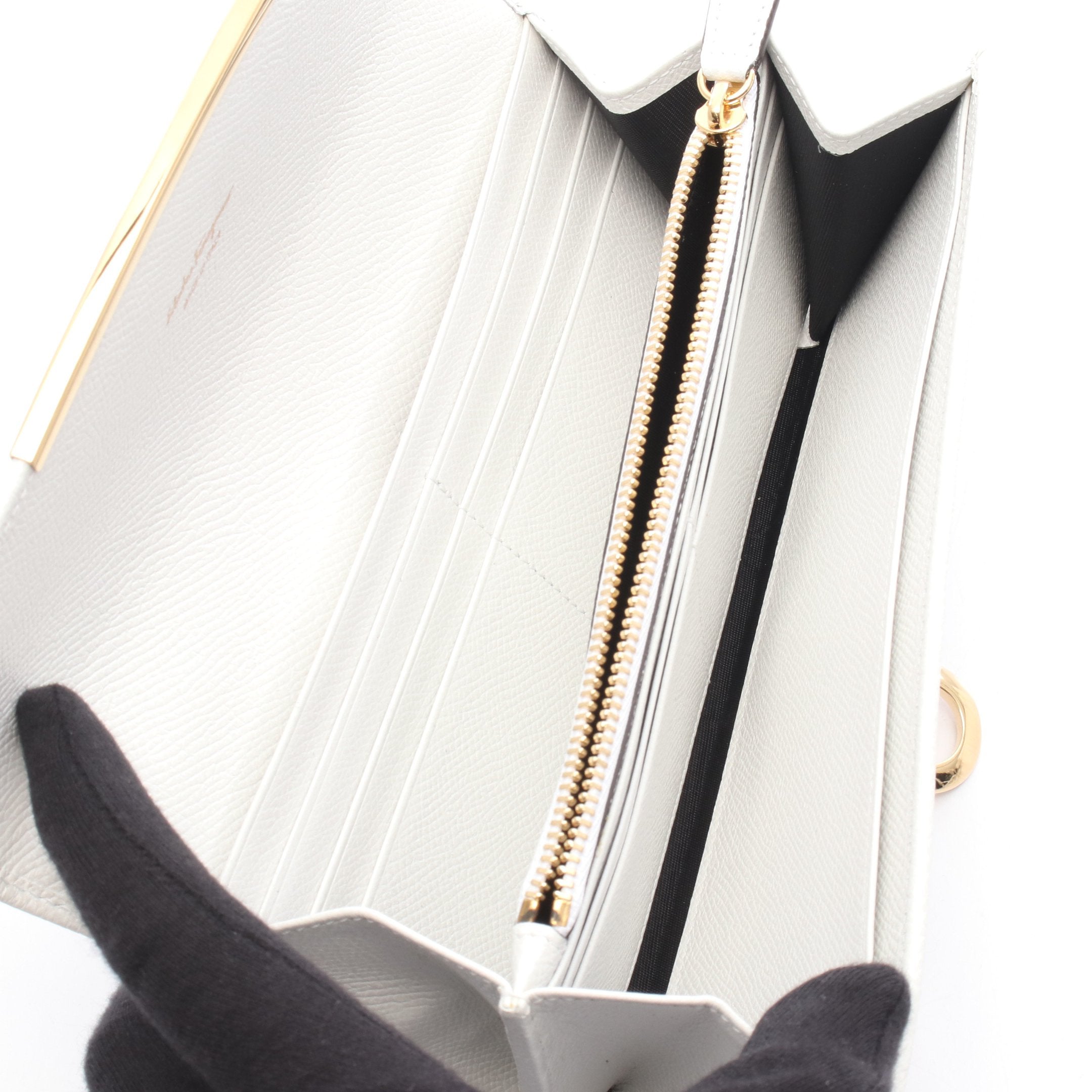 【BIGお買い物ラリー★30%OFFセール中】サルヴァトーレフェラガモ Salvatore Ferragamo 長財布ガンチーニ ホワイト 白 パープル ブラウン レディース 中古 ガンチーニ 二つ折り長財布 レザー ホワイト サルヴァトーレフェラガモ