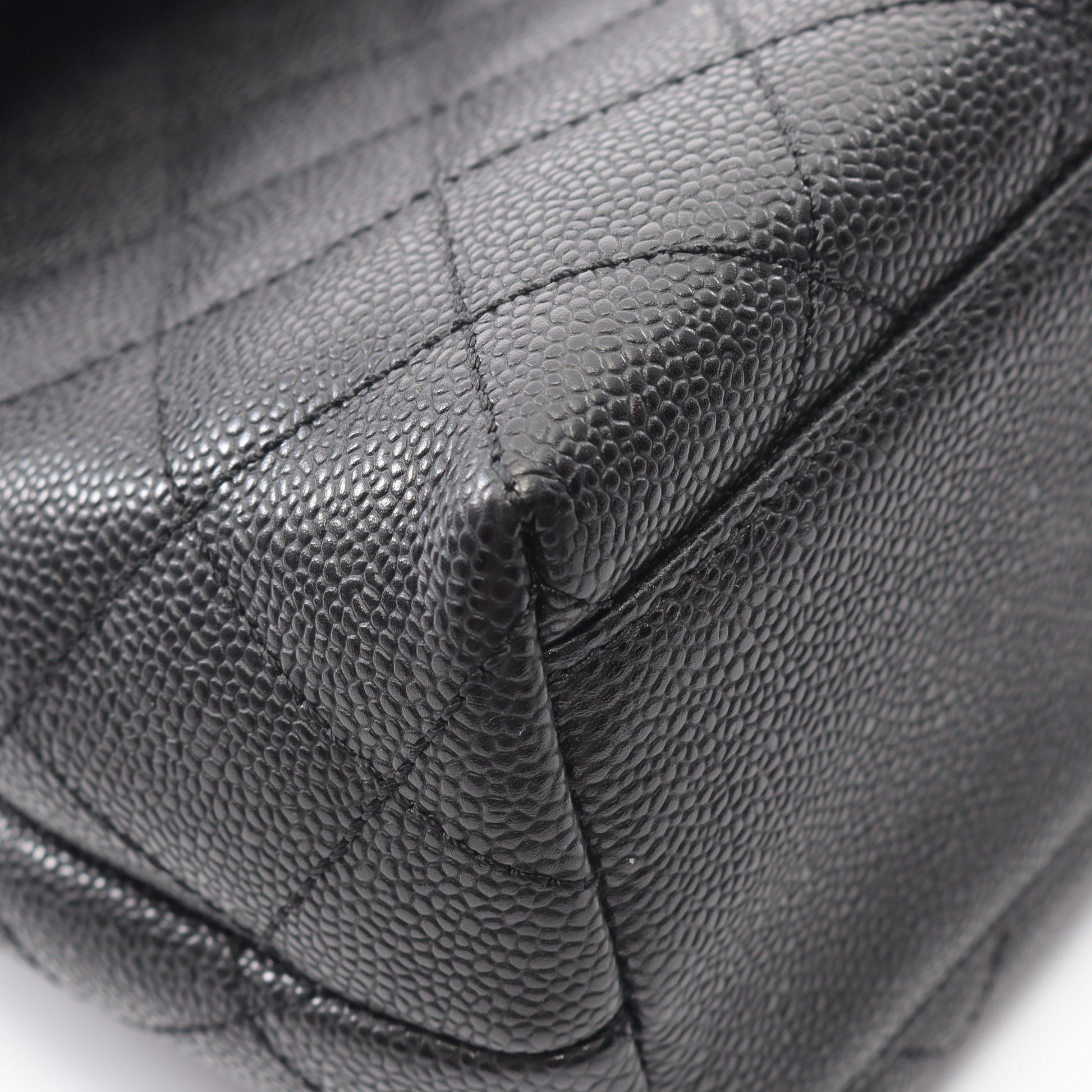 マトラッセ ハンドバッグ キャビアスキン ブラック ゴールド金具 シャネル バッグ CHANEL