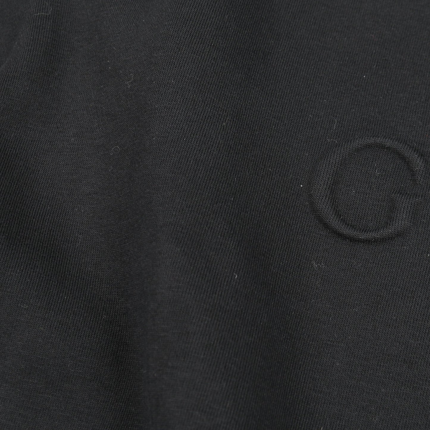 エンボスロゴ スウェットシャツ コットン ブラック グッチ トップス GUCCI